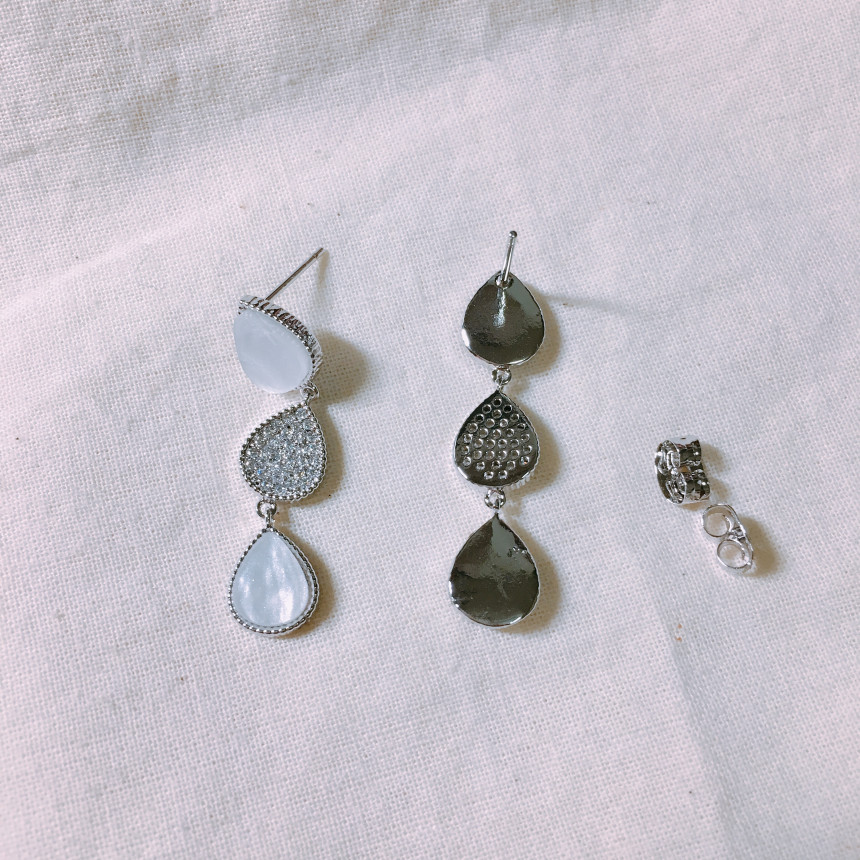 <b><p>Luce Drop Ear rings 2color LKJ1155 attractive</p></b><b><p>ルーチェ 螺鈿水滴ドロップイヤリング 2色 LKJ1155 魅力的な 女性が好きなギフト</p></b><br /><br /><p align='center'>