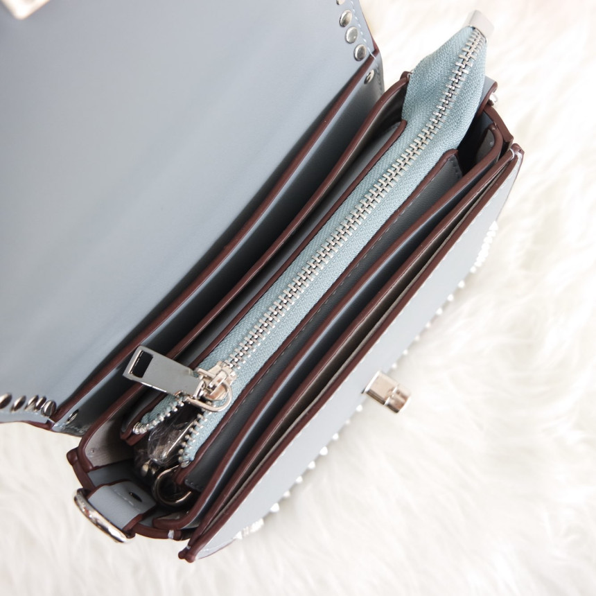 <b><p>3-Color Stud Chain Back ylish Lovely Ne Women's</p></b><b><p>3色のスタッドチェーンバックスタイリッシュなバッグ可愛いデルクアイテム女性らしいデザインショルダーバ</p></b><br /><br /><p align='center'>