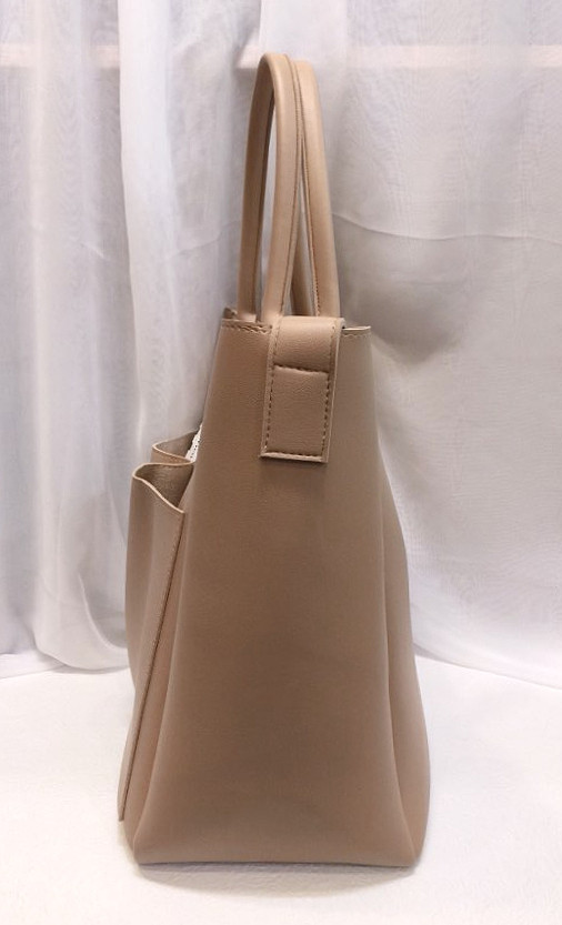 <b><p>Daily Pocket Shoulder Bag Tumbl Stylish 20</p></b><b><p>デイリーポケットショルダーバッグタンブラーバック収納力良いバッグコーディネート20貸し出し洗練された</p></b><br /><br /><p align='center'>