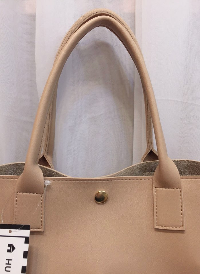 <b><p>Daily Pocket Shoulder Bag Tumbl Stylish 20</p></b><b><p>デイリーポケットショルダーバッグタンブラーバック収納力良いバッグコーディネート20貸し出し洗練された</p></b><br /><br /><p align='center'>