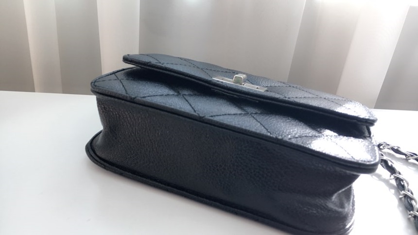 <b><p>Mini-Chain Qualifyg Bag Cross 20's Women</p></b><b><p>ミニチェーンクォールマークチンベククロスバック20代の女性 미니퀄팅백 체인백 크로스백</p></b><br /><br /><p align='center'>