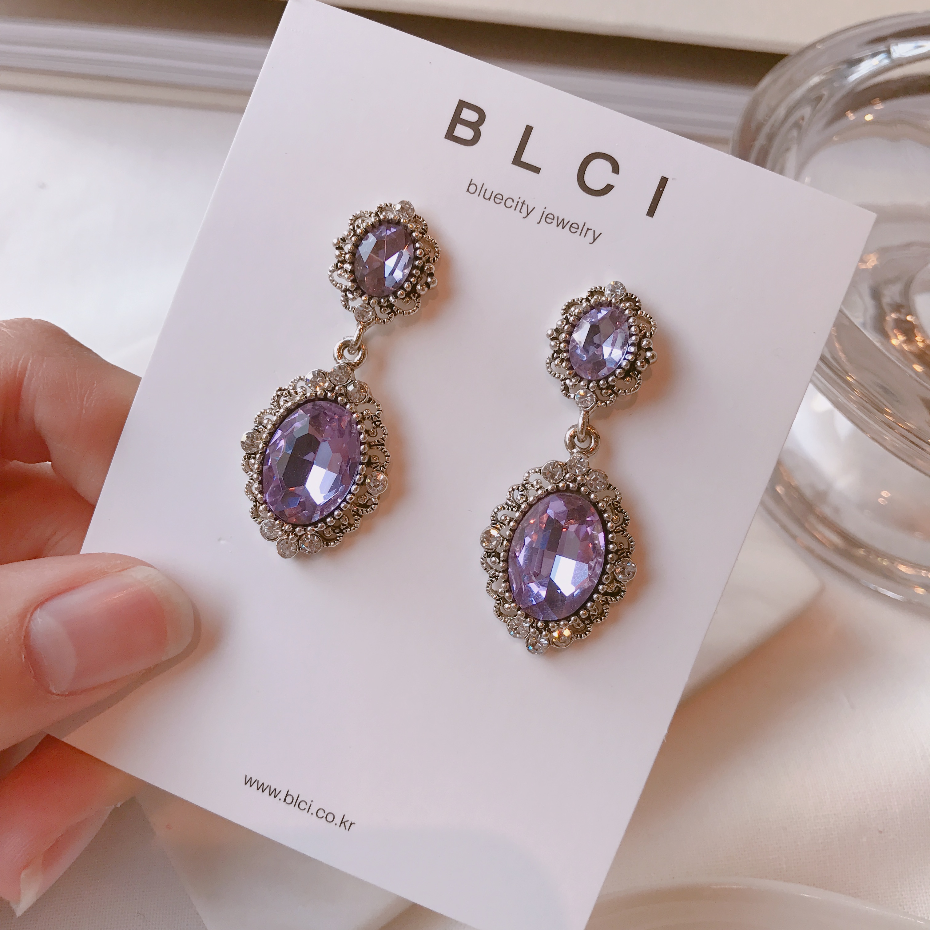 <b><p>Possible eaves 2018 Pantone trend color Viot</p></b><b><p>グィチ可能 2018年 パントン トレンド カラー バイオレット ドロップ イヤリング</p></b><br /><br /><p align='center'>