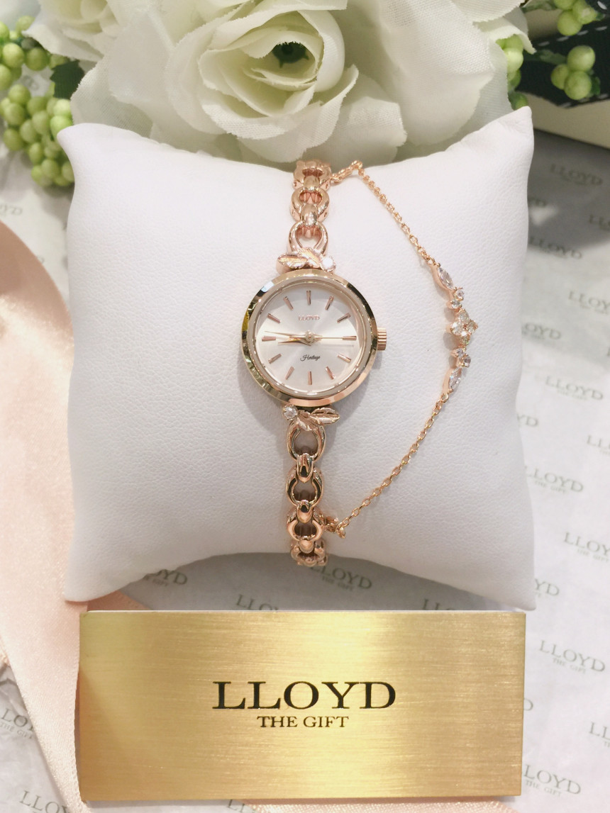 <b><p>Lloyd spring wdow Metal watch 2G18312 Feme</p></b><b><p>ロイド スプリング ウィンドウ メタル時計 2G18312 女性会社員コーディネート</p></b><br /><br /><p align='center'>