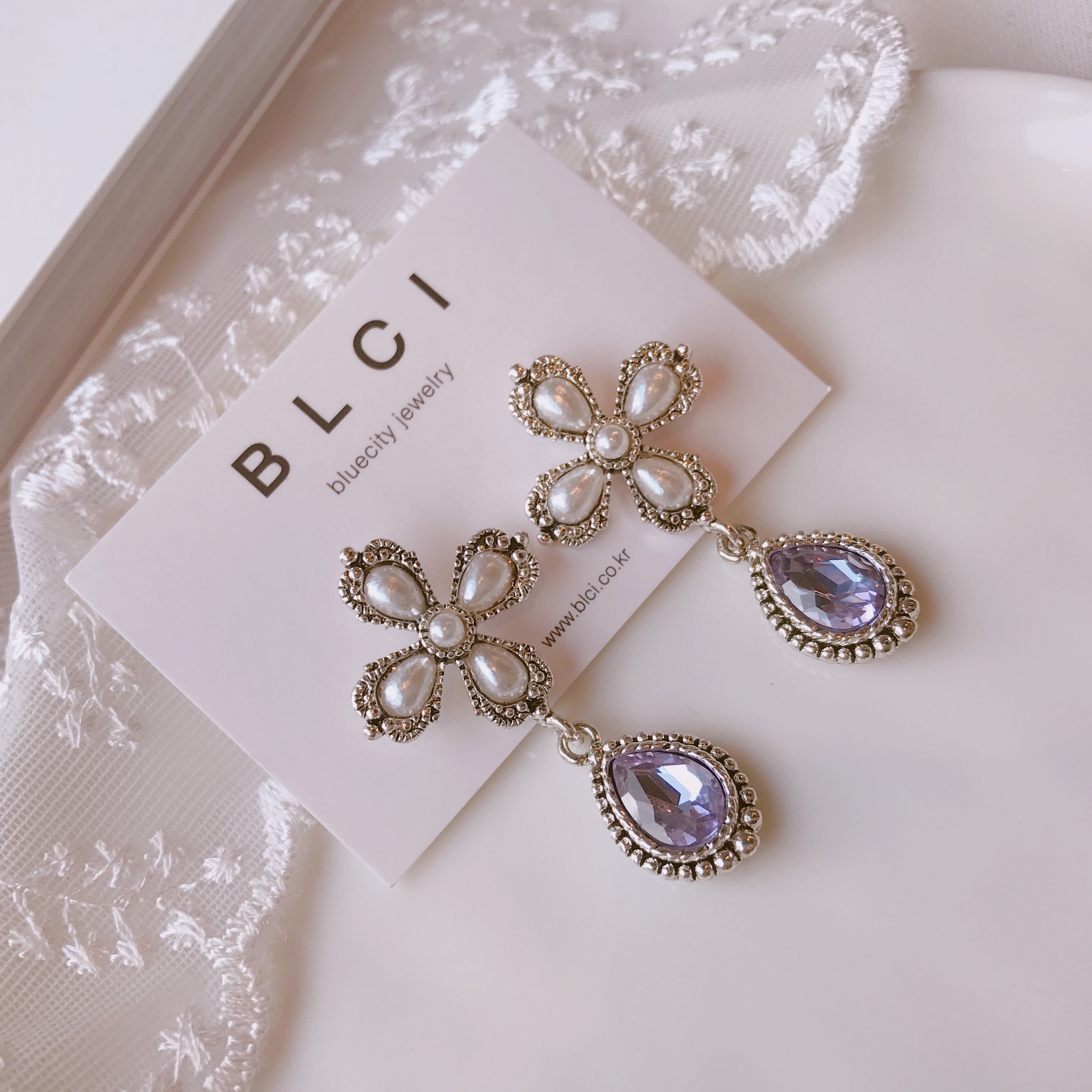 <b><p>Possible eaves 2018 Pantone trend color Viot</p></b><b><p>グィチ可能 2018年 パントン トレンド カラー バイオレット ドロップ イヤリング</p></b><br /><br /><p align='center'>