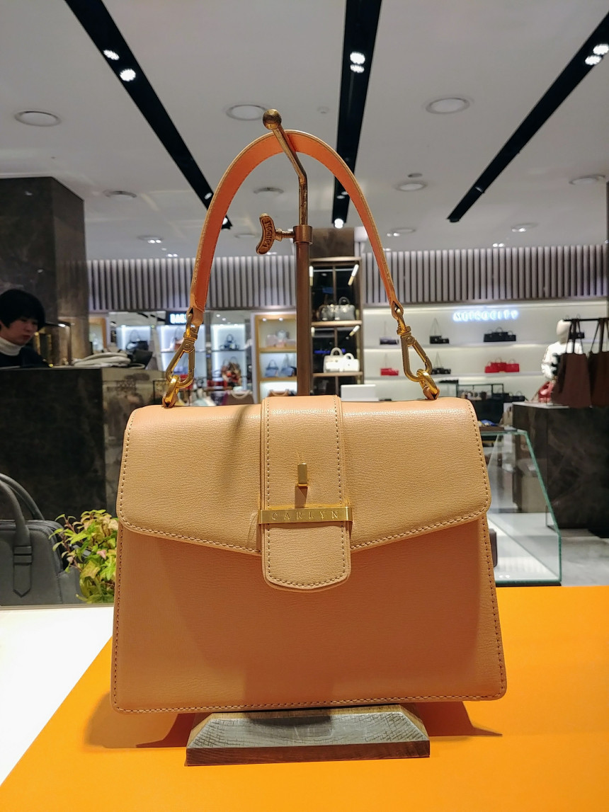 <b><p>Carlin New Hester Small H78166010</p></b><b><p>カーリンニューヘスタースモールS H78166010</p></b><br /><br /><p align='center'>