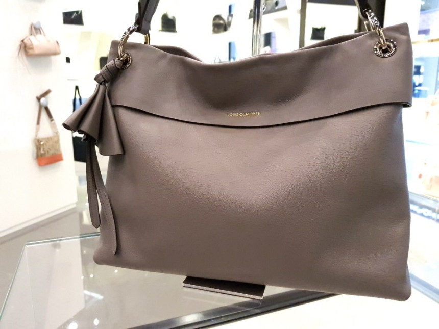 <b><p>Louis Quatorze Feminine and stylh shlder</p></b><b><p>ルイカトジュ女性らしく洗練されたショルダーバッグHL3 LO21 TP高慢コーディネート魅力のあるス</p></b><br /><br /><p align='center'>