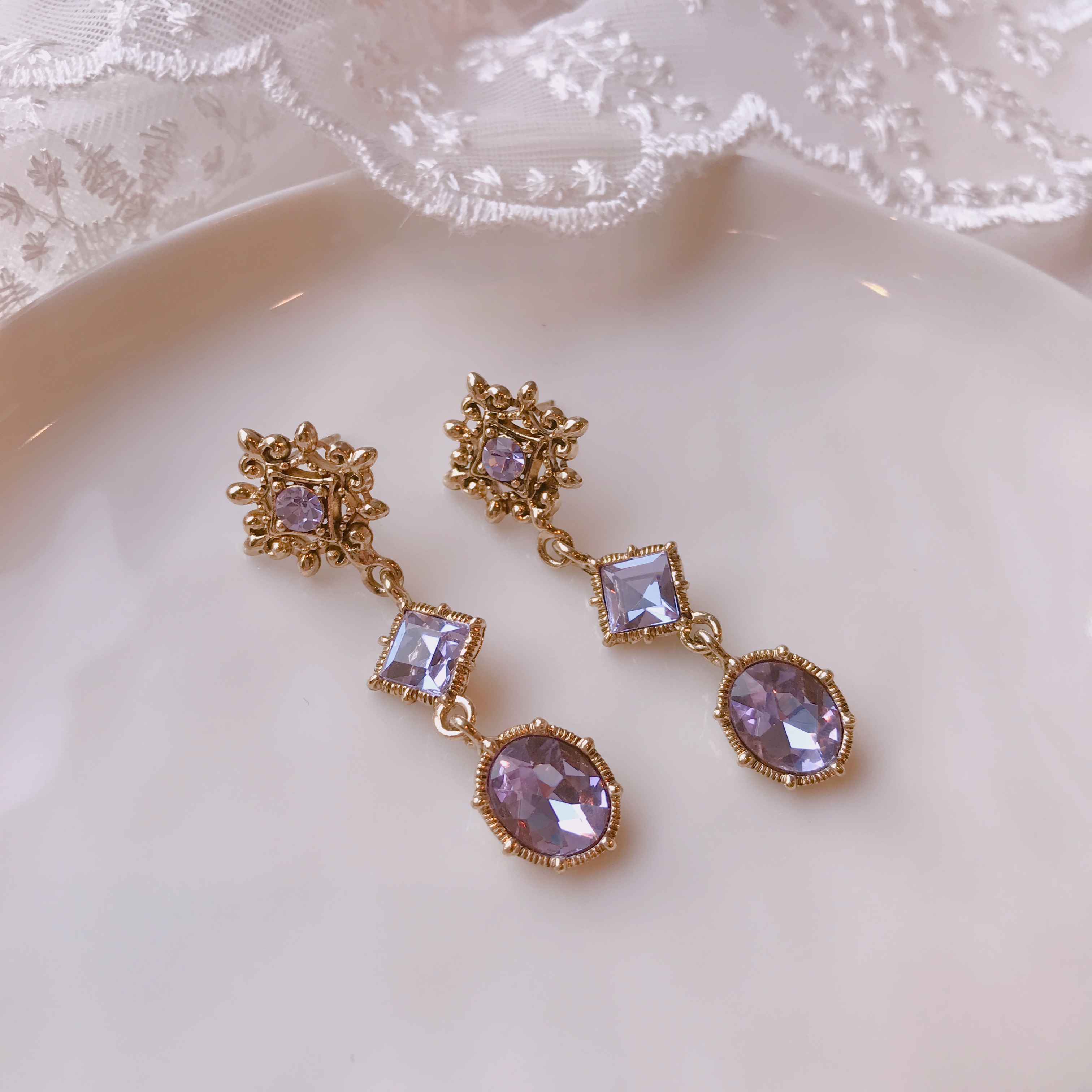 <b><p>Possible eaves 2018 Pantone trend color Viot</p></b><b><p>グィチ可能 2018年 パントン トレンド カラー バイオレット ドロップ イヤリング</p></b><br /><br /><p align='center'>