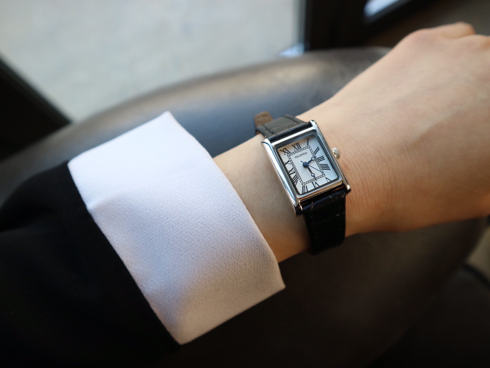 <b><p>Mourning Same day shipp Tank solo female</p></b><b><p>無排 即日発送 タンクソロ 女性 正方形 レザー 時計 2色 手首 シンプルな おすすめ</p></b><br /><br /><p align='center'>