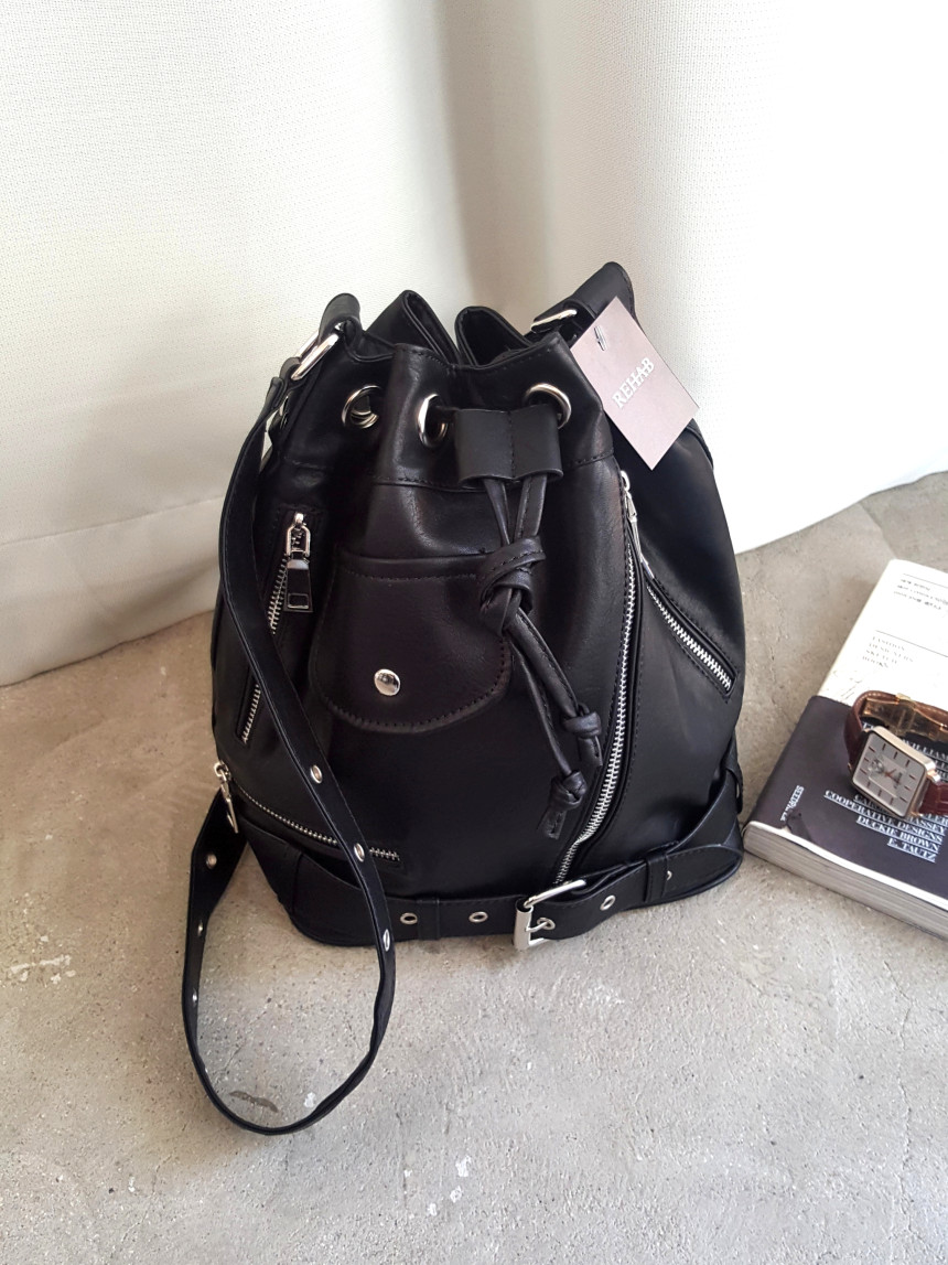 <b><p>Ride bucket bag More style Stis Chic Oung</p></b><b><p>ライドバケットバックドベクよりバッグよりスタイルシックなファッションの外出ルックコーディネートデート</p></b><br /><br /><p align='center'>