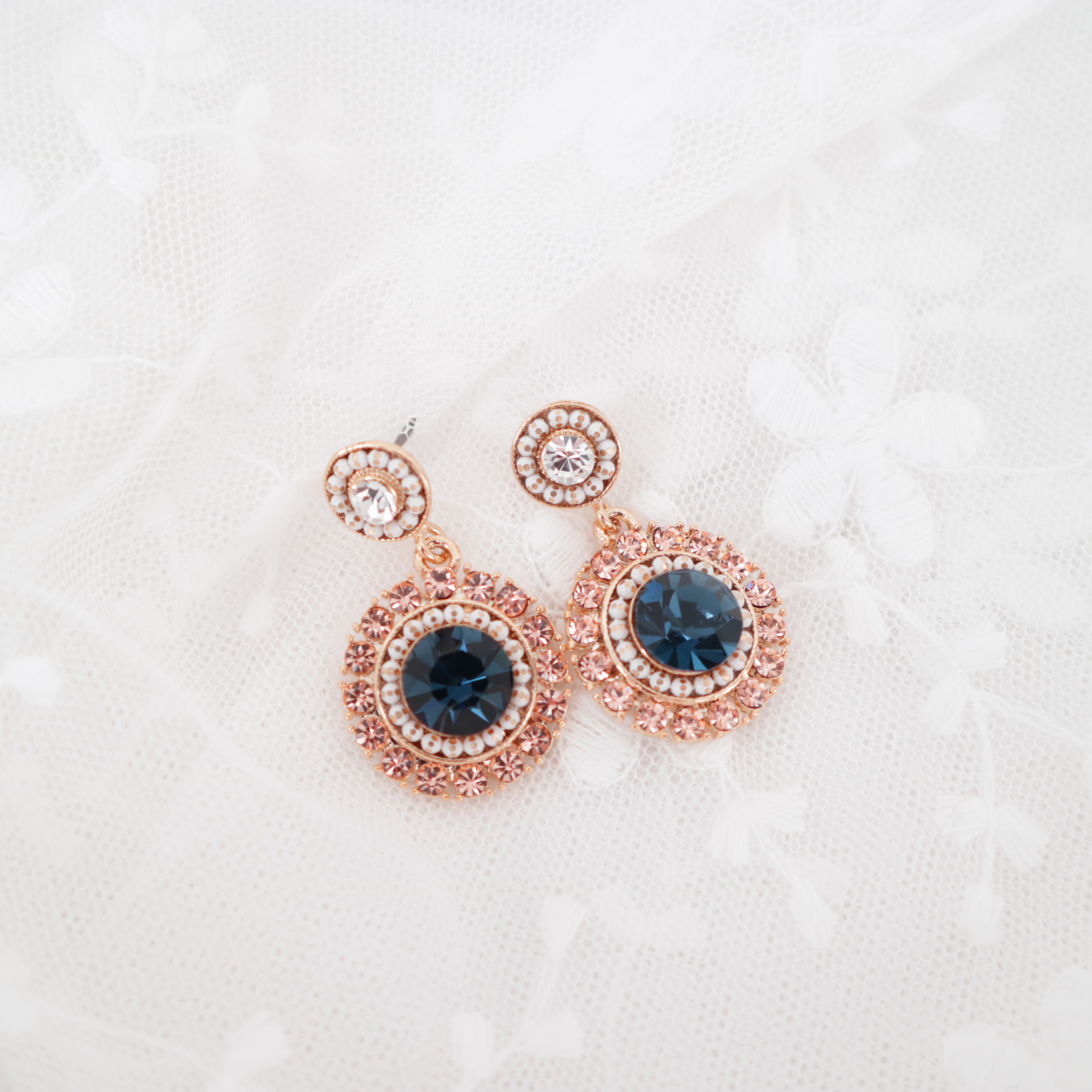 <b><p>Remio Cubic stones earring 3color fale Alrgy</p></b><b><p>レミーオー キュービックストーン イヤリング 3色 女性 無アレルギー 防止 ショッピモールおすすめ</p></b><br /><br /><p align='center'>