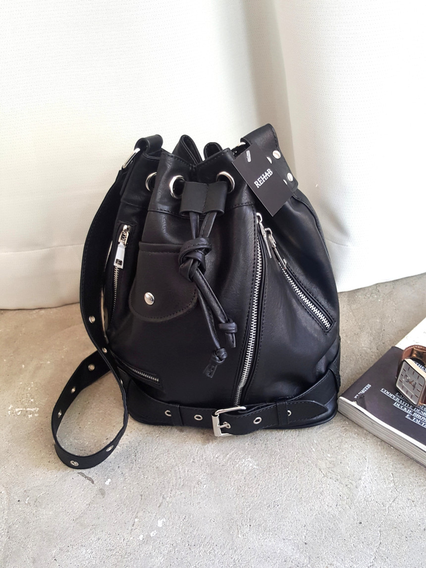 <b><p>Ride bucket bag More style Stis Chic Oung</p></b><b><p>ライドバケットバックドベクよりバッグよりスタイルシックなファッションの外出ルックコーディネートデート</p></b><br /><br /><p align='center'>
