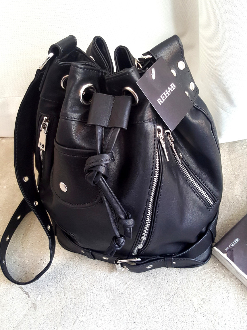 <b><p>Ride bucket bag More style Stis Chic Oung</p></b><b><p>ライドバケットバックドベクよりバッグよりスタイルシックなファッションの外出ルックコーディネートデート</p></b><br /><br /><p align='center'>