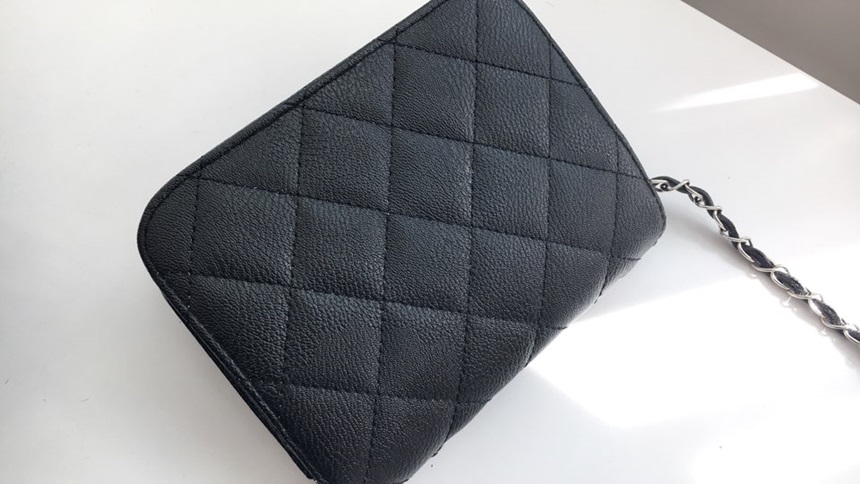 <b><p>Mini-Chain Qualifyg Bag Cross 20's Women</p></b><b><p>ミニチェーンクォールマークチンベククロスバック20代の女性 미니퀄팅백 체인백 크로스백</p></b><br /><br /><p align='center'>