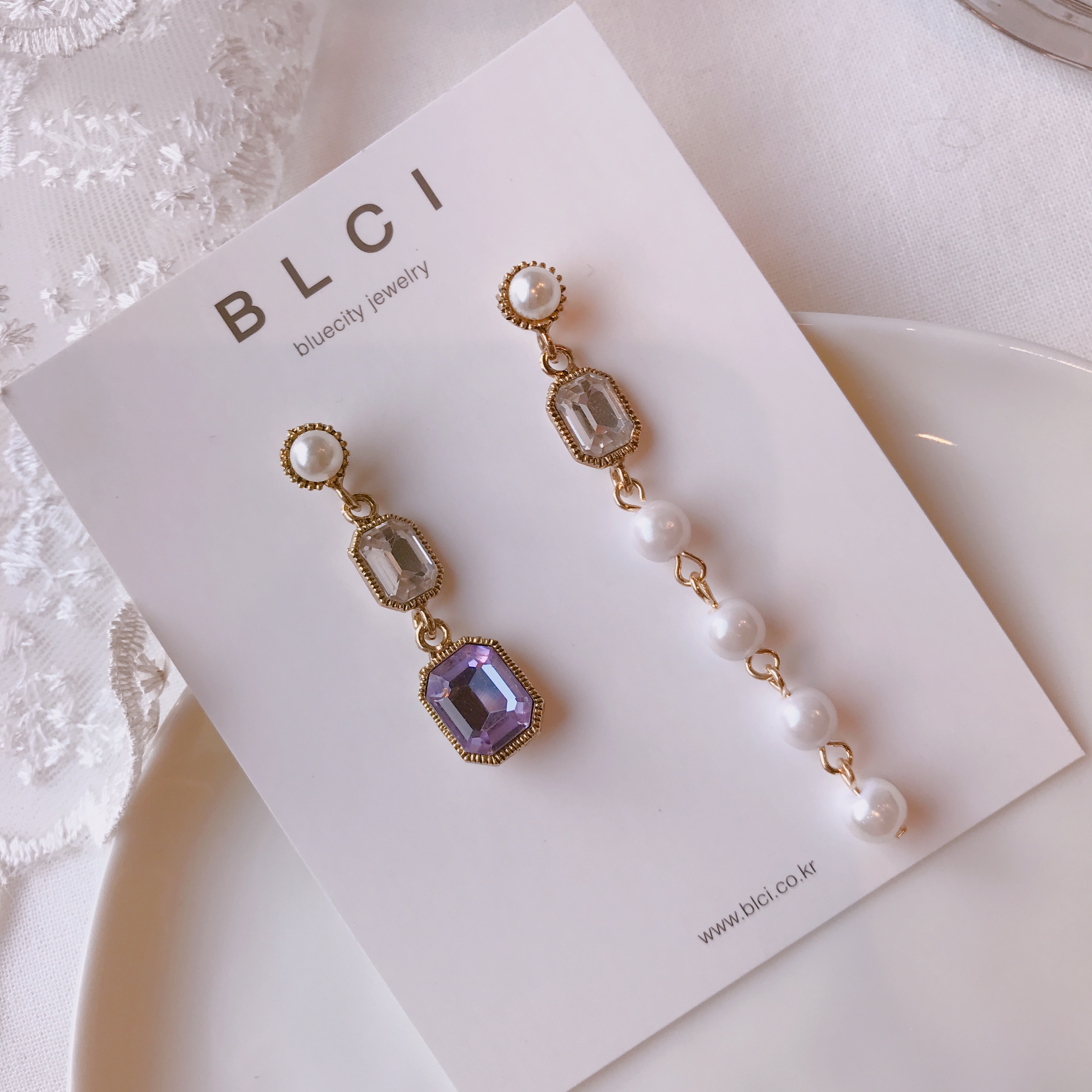 <b><p>Possible eaves 2018 Pantone trend color Viot</p></b><b><p>グィチ可能 2018年 パントン トレンド カラー バイオレット ドロップ イヤリング</p></b><br /><br /><p align='center'>