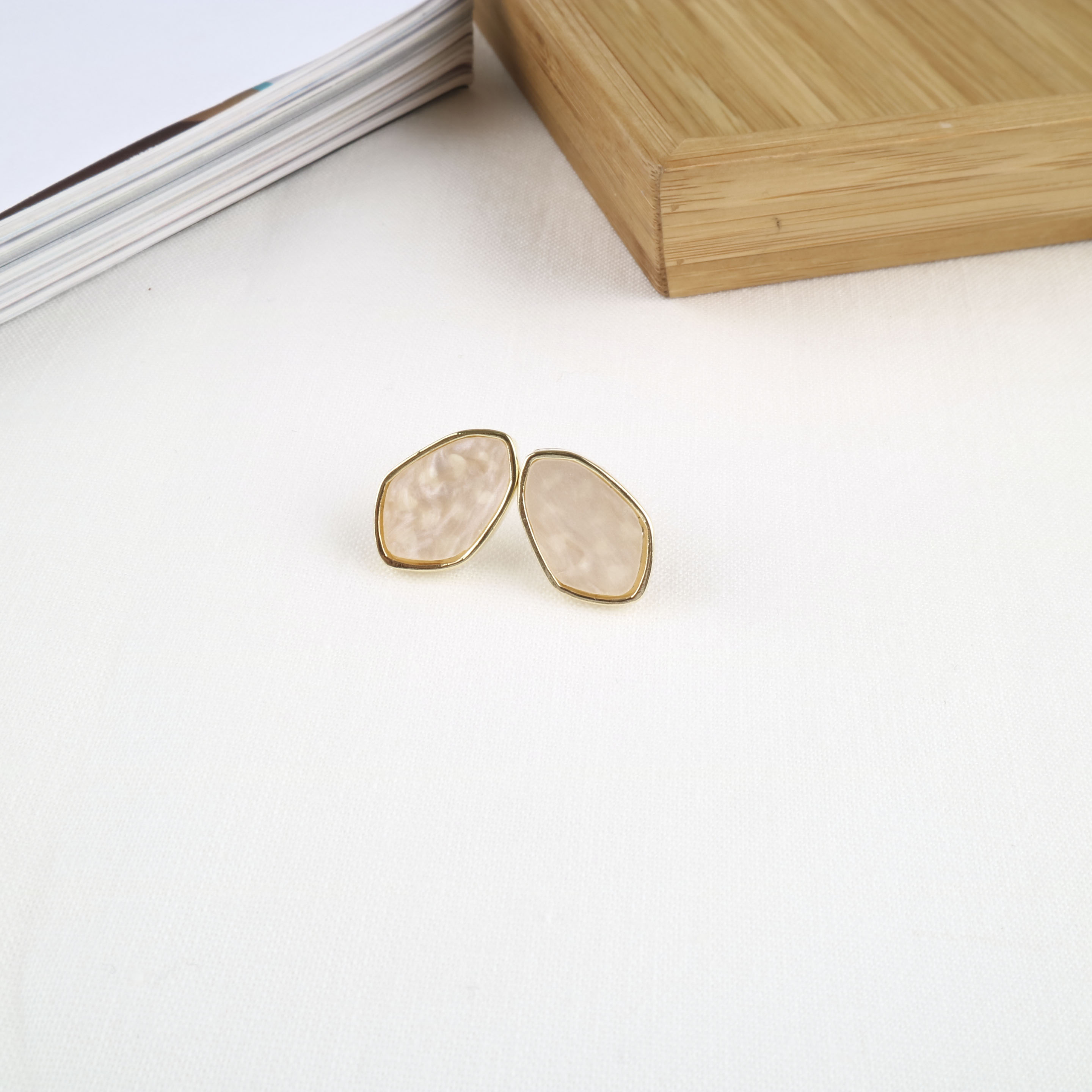 <b><p>vintage Hexon mi Women's earrgs Alley</p></b><b><p>ヴィンテージ 六角 ミニ 女性のイヤリング 無アレルギー 防止 特異な 芸能人ドロップ</p></b><br /><br /><p align='center'>