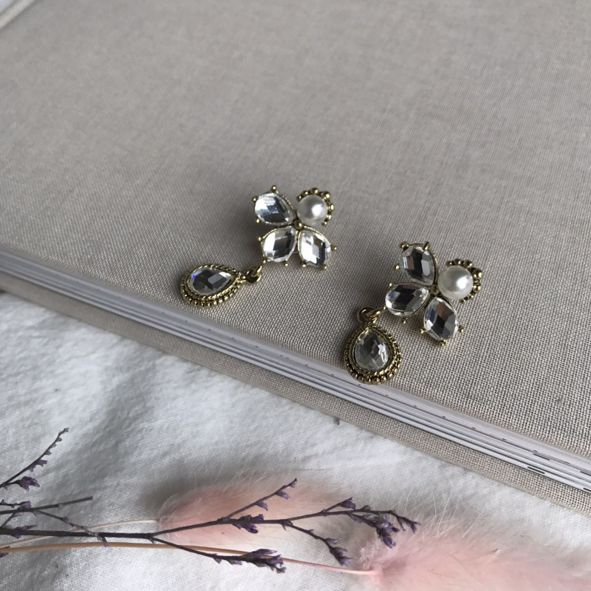 <b><p>Possible eaves Jian Antique Drop Earrings</p></b><b><p>グィチ可能 ジャン アンティーク ドロップイヤリング キュービックジルコニアが フェミニンな感性ムー</p></b><br /><br /><p align='center'>