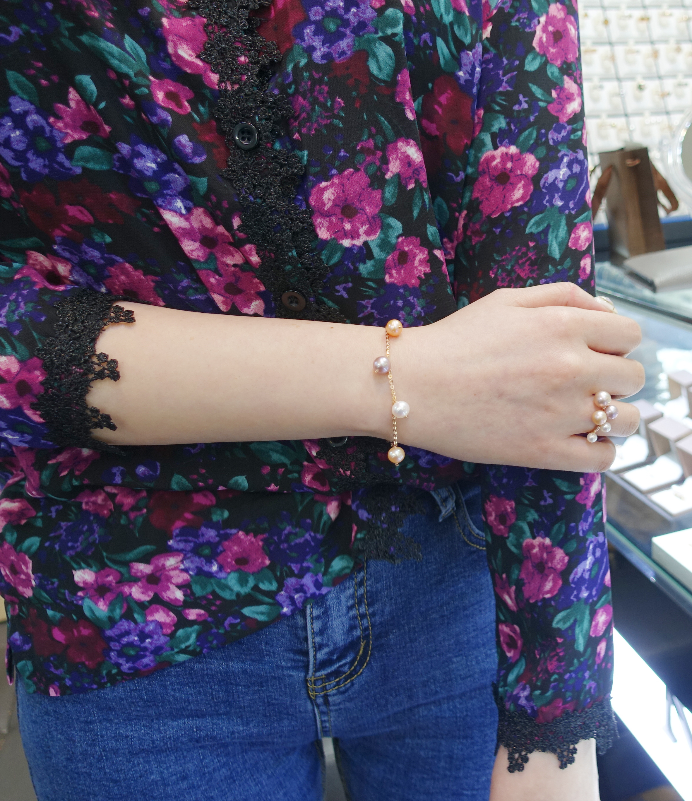 <b><p>color fresh water Pearl Layed ring Luxuous</p></b><b><p>カラー 淡水 真珠 重ね着 リング 高級感のあるアクセサリー 視線集中効果 ガンジョルギ</p></b><br /><br /><p align='center'>