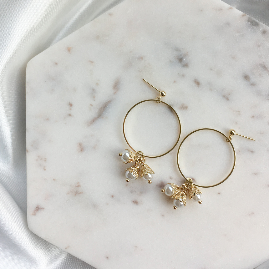 <b><p>1+1 Pearl Drop ring collection set Anque</p></b><b><p>1 + 真珠 ドロップ イヤリング コレクション セット アンティーク オンバル</p></b><br /><br /><p align='center'>