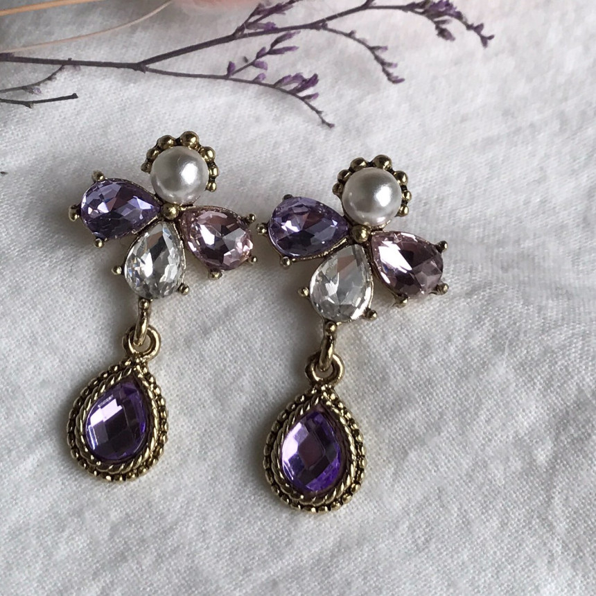 <b><p>Possible eaves Jian Antique Drop Earrings</p></b><b><p>グィチ可能 ジャン アンティーク ドロップイヤリング キュービックジルコニアが フェミニンな感性ムー</p></b><br /><br /><p align='center'>