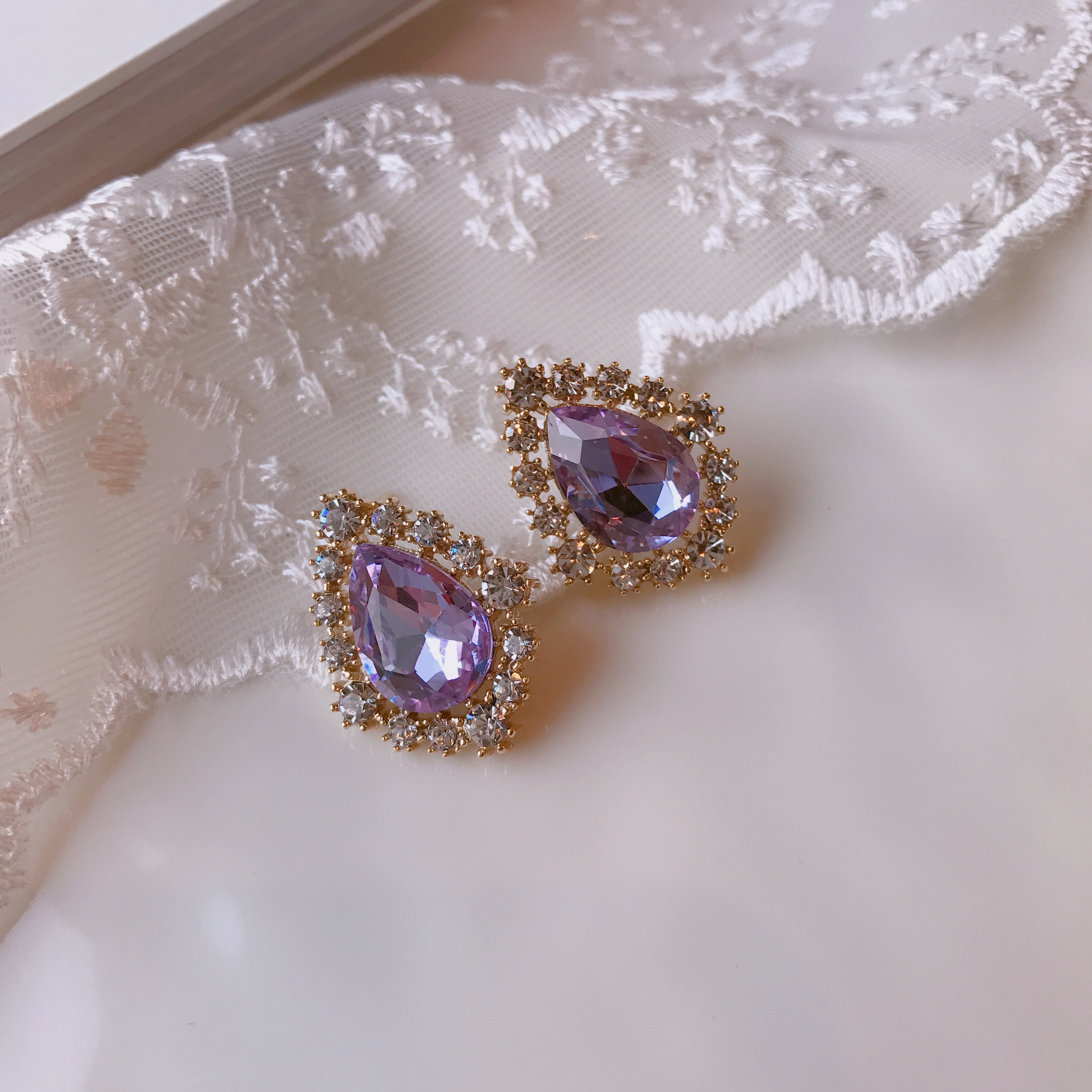 <b><p>Possible eaves 2018 Pantone trend color Viot</p></b><b><p>グィチ可能 2018年 パントン トレンド カラー バイオレット ドロップ イヤリング</p></b><br /><br /><p align='center'>