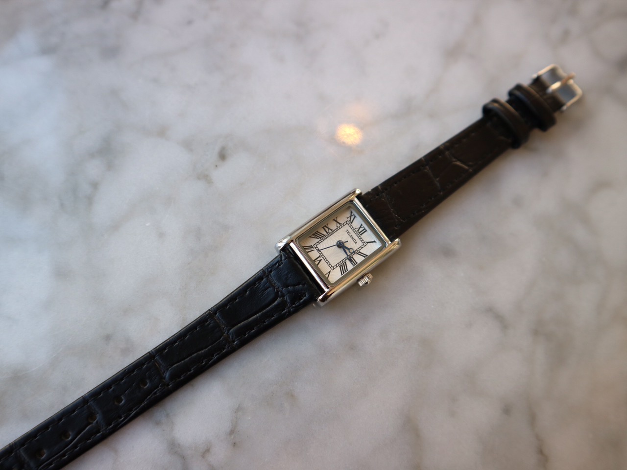 <b><p>Mourning Same day shipp Tank solo female</p></b><b><p>無排 即日発送 タンクソロ 女性 正方形 レザー 時計 2色 手首 シンプルな おすすめ</p></b><br /><br /><p align='center'>