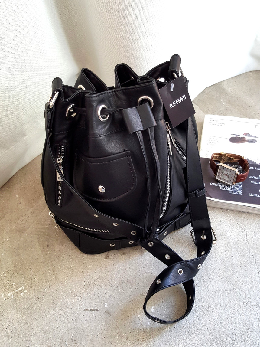 <b><p>Ride bucket bag More style Stis Chic Oung</p></b><b><p>ライドバケットバックドベクよりバッグよりスタイルシックなファッションの外出ルックコーディネートデート</p></b><br /><br /><p align='center'>