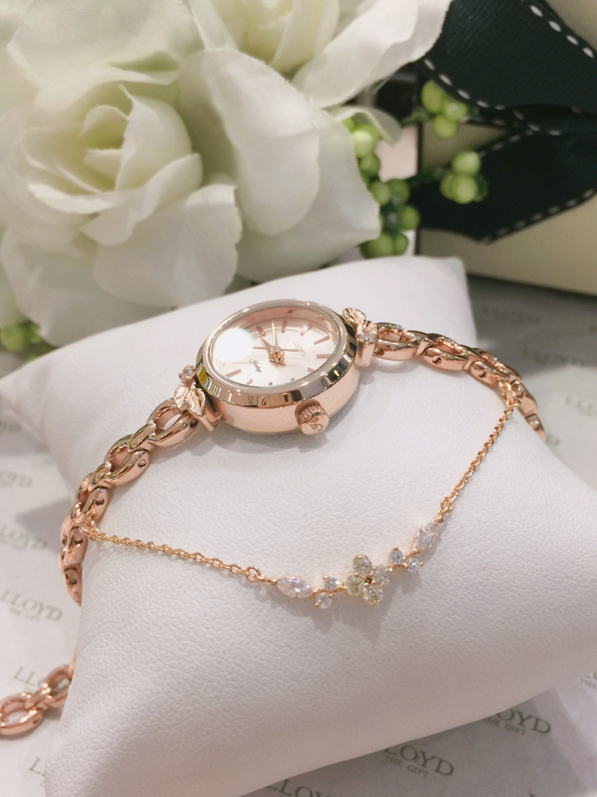 <b><p>Lloyd spring wdow Metal watch 2G18312 Feme</p></b><b><p>ロイド スプリング ウィンドウ メタル時計 2G18312 女性会社員コーディネート</p></b><br /><br /><p align='center'>