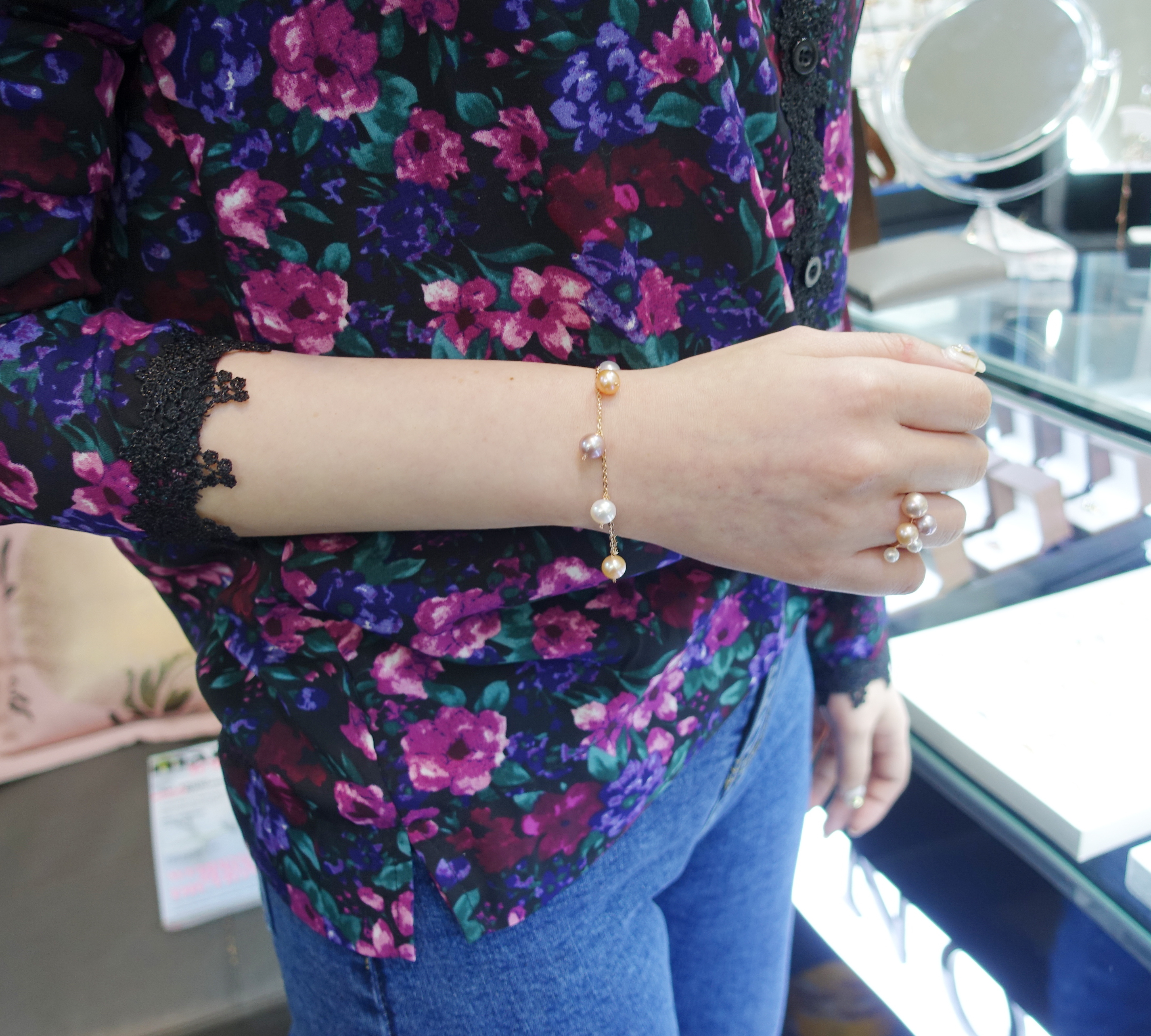 <b><p>color fresh water Pearl Layed ring Luxuous</p></b><b><p>カラー 淡水 真珠 重ね着 リング 高級感のあるアクセサリー 視線集中効果 ガンジョルギ</p></b><br /><br /><p align='center'>