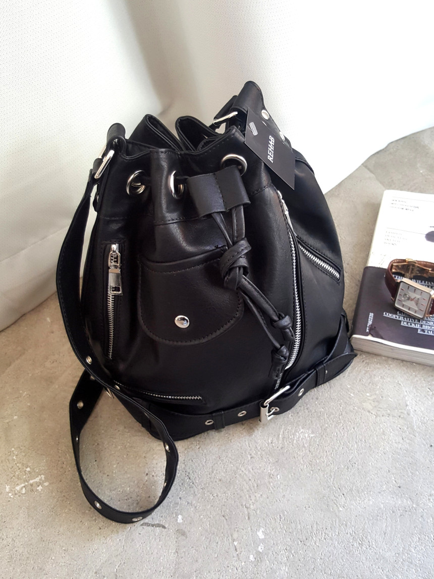 <b><p>Ride bucket bag More style Stis Chic Oung</p></b><b><p>ライドバケットバックドベクよりバッグよりスタイルシックなファッションの外出ルックコーディネートデート</p></b><br /><br /><p align='center'>