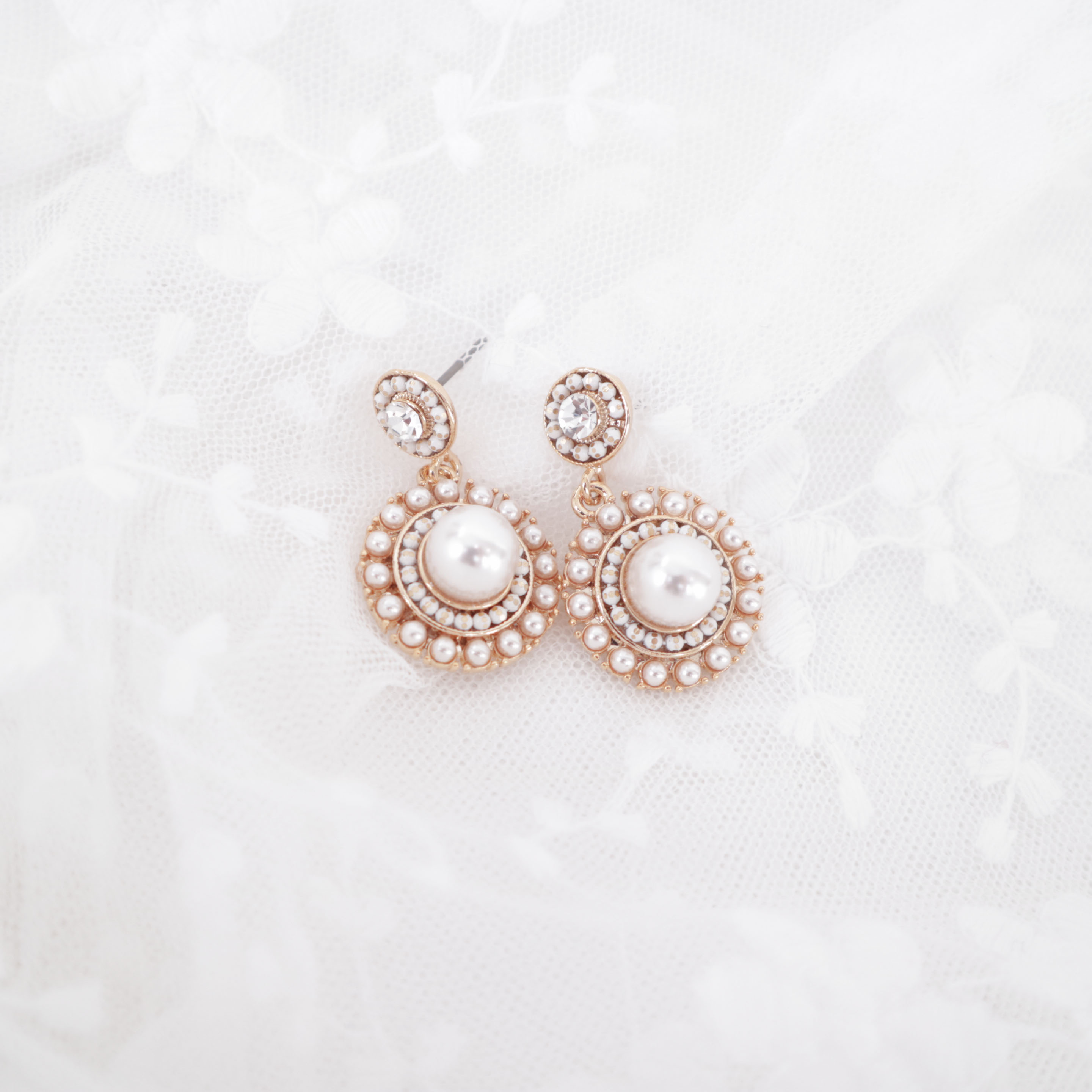 <b><p>Remio Cubic stones earring 3color fale Alrgy</p></b><b><p>レミーオー キュービックストーン イヤリング 3色 女性 無アレルギー 防止 ショッピモールおすすめ</p></b><br /><br /><p align='center'>
