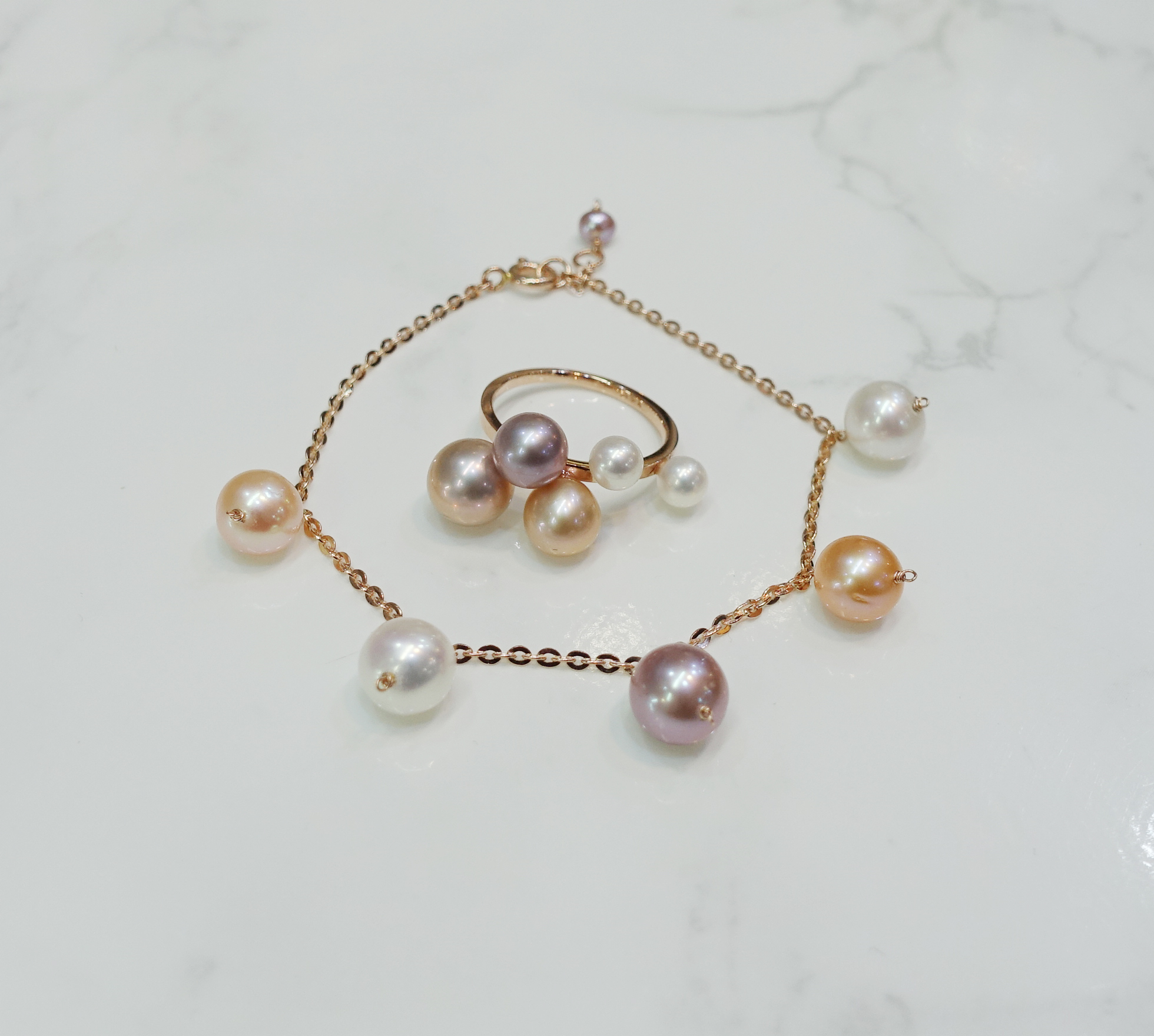 <b><p>color fresh water Pearl Layed ring Luxuous</p></b><b><p>カラー 淡水 真珠 重ね着 リング 高級感のあるアクセサリー 視線集中効果 ガンジョルギ</p></b><br /><br /><p align='center'>