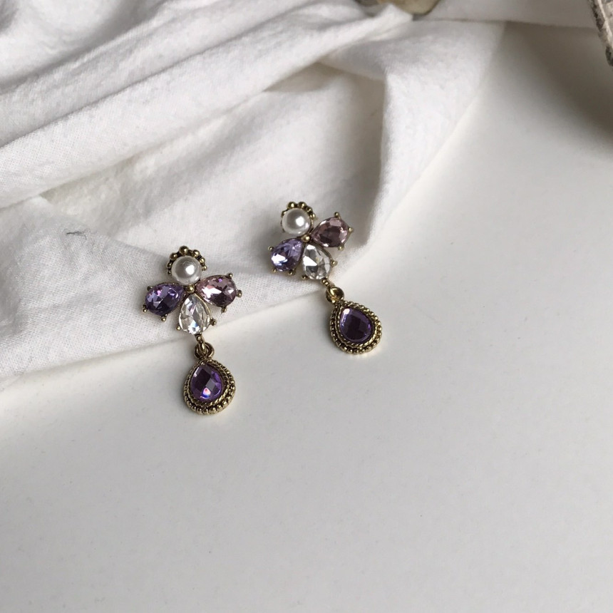 <b><p>Possible eaves Jian Antique Drop Earrings</p></b><b><p>グィチ可能 ジャン アンティーク ドロップイヤリング キュービックジルコニアが フェミニンな感性ムー</p></b><br /><br /><p align='center'>