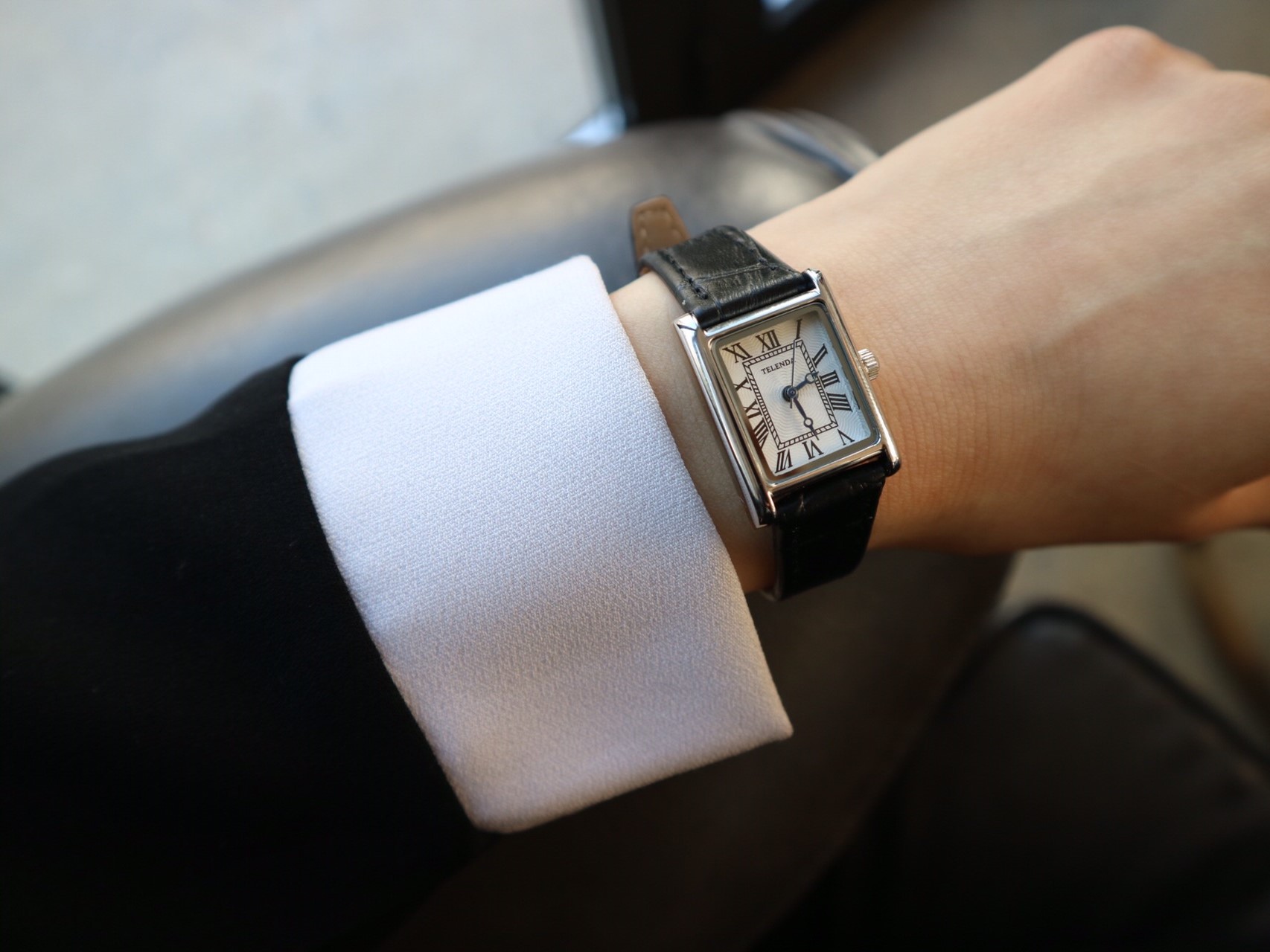 <b><p>Mourning Same day shipp Tank solo female</p></b><b><p>無排 即日発送 タンクソロ 女性 正方形 レザー 時計 2色 手首 シンプルな おすすめ</p></b><br /><br /><p align='center'>