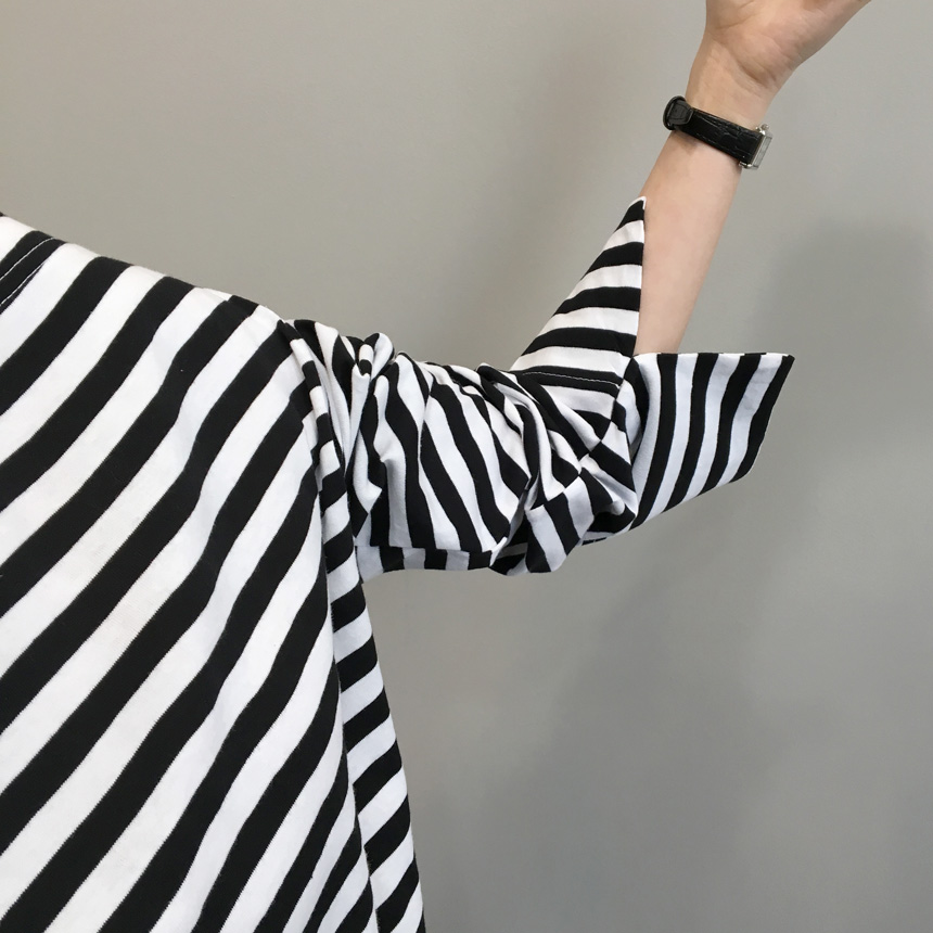 <b><p>square leather clock 2cor Brown bla Cssic</p></b><b><p>スクエア レザー 時計 2色 ブラウン ック クラシ手首 シルバーフレーム 女性</p></b><br /><br /><p align='center'>