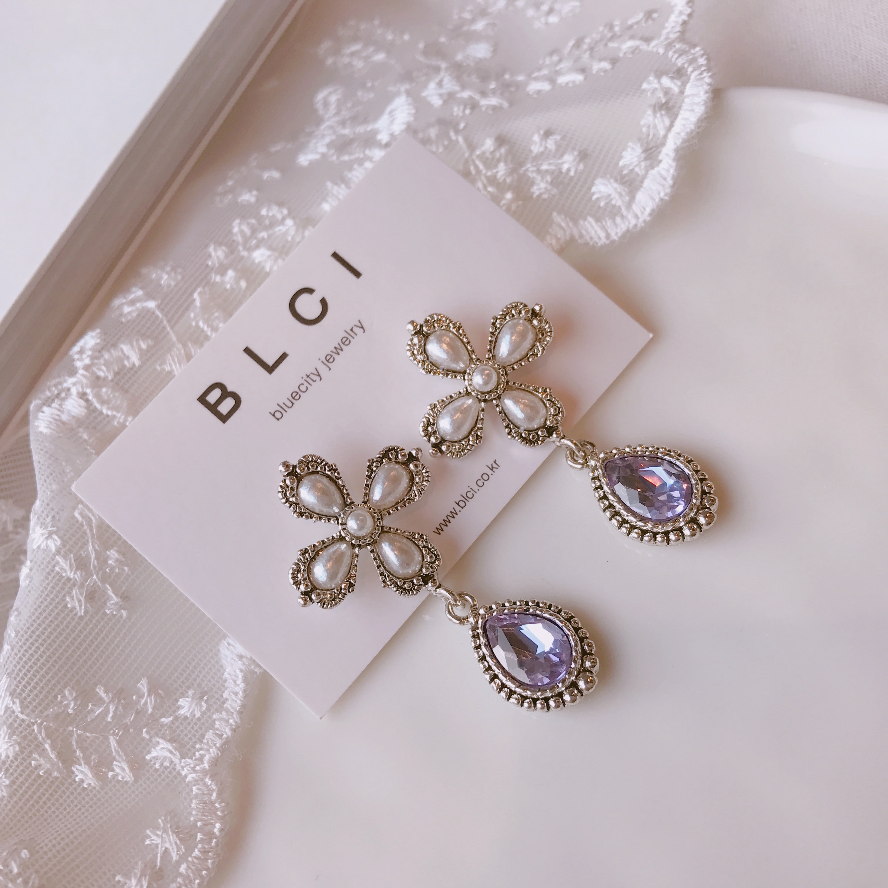 <b><p>Possible eaves 2018 Pantone trend color Viot</p></b><b><p>グィチ可能 2018年 パントン トレンド カラー バイオレット ドロップ イヤリング</p></b><br /><br /><p align='center'>