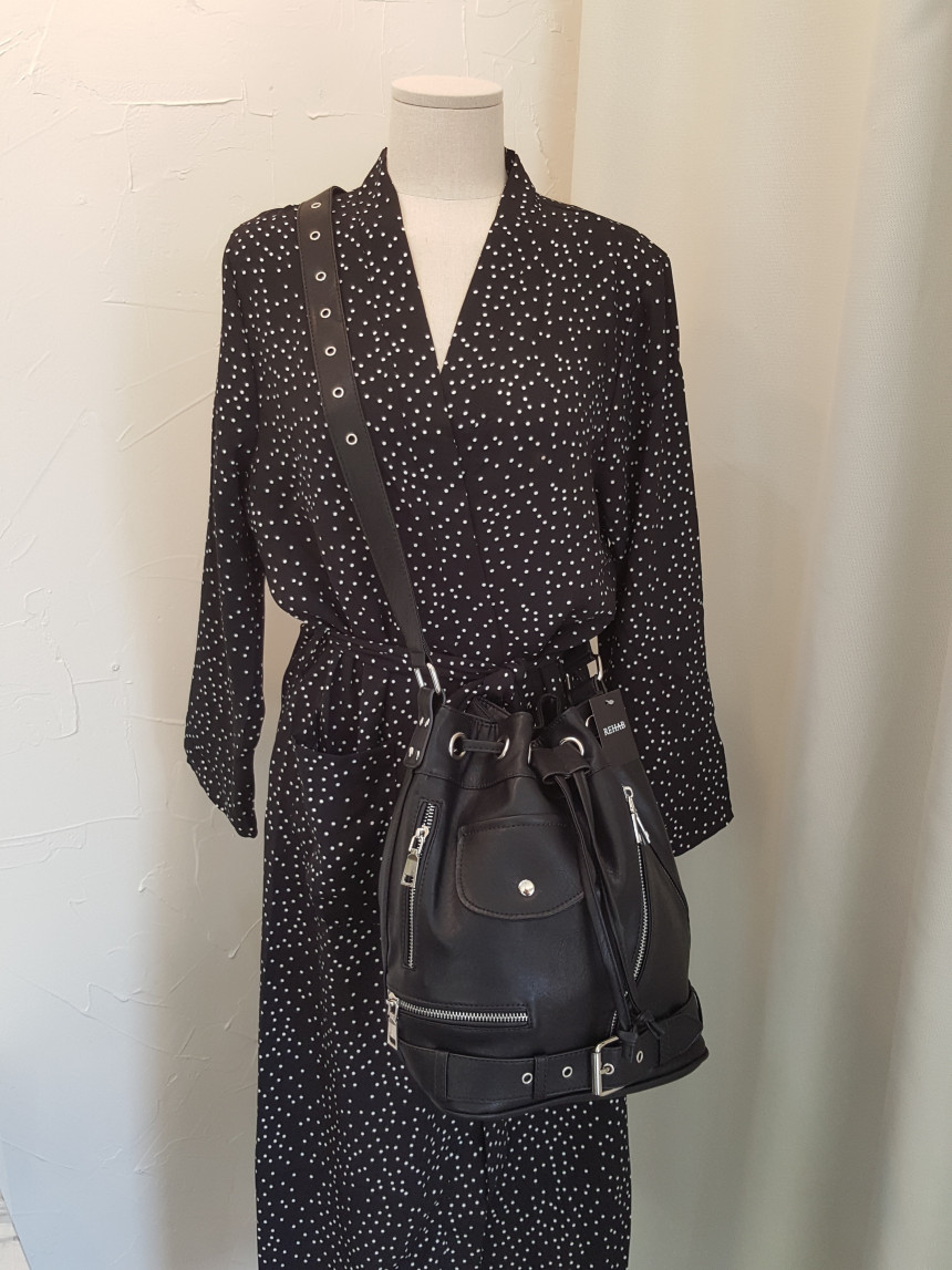 <b><p>Ride bucket bag More style Stis Chic Oung</p></b><b><p>ライドバケットバックドベクよりバッグよりスタイルシックなファッションの外出ルックコーディネートデート</p></b><br /><br /><p align='center'>