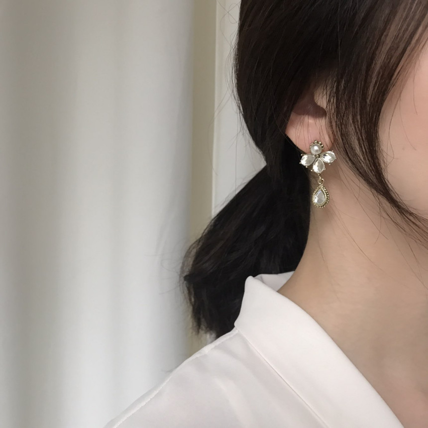 <b><p>Possible eaves Jian Antique Drop Earrings</p></b><b><p>グィチ可能 ジャン アンティーク ドロップイヤリング キュービックジルコニアが フェミニンな感性ムー</p></b><br /><br /><p align='center'>