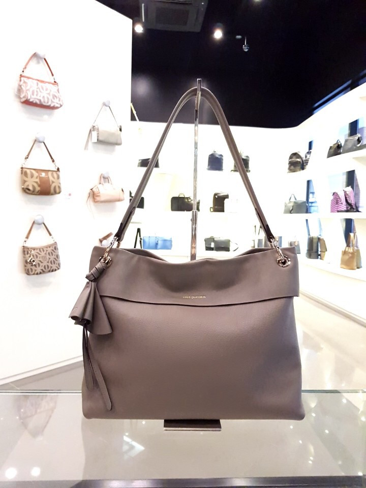 <b><p>Louis Quatorze Feminine and stylh shlder</p></b><b><p>ルイカトジュ女性らしく洗練されたショルダーバッグHL3 LO21 TP高慢コーディネート魅力のあるス</p></b><br /><br /><p align='center'>