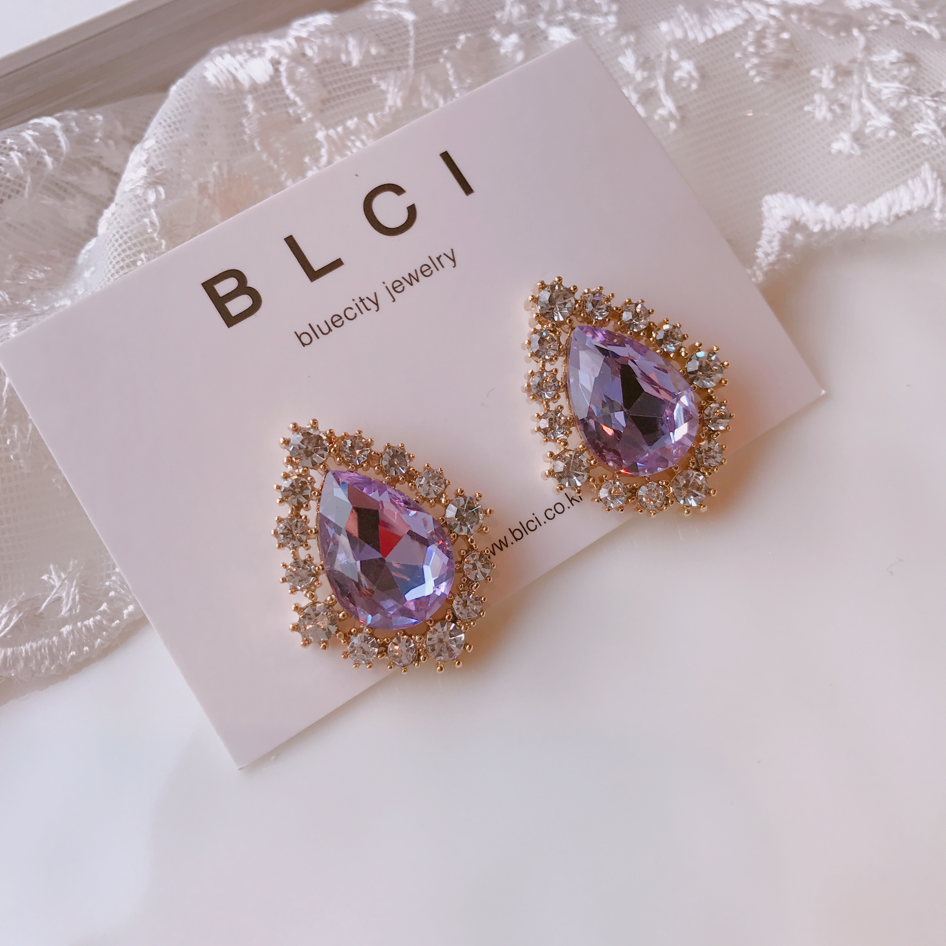 <b><p>Possible eaves 2018 Pantone trend color Viot</p></b><b><p>グィチ可能 2018年 パントン トレンド カラー バイオレット ドロップ イヤリング</p></b><br /><br /><p align='center'>