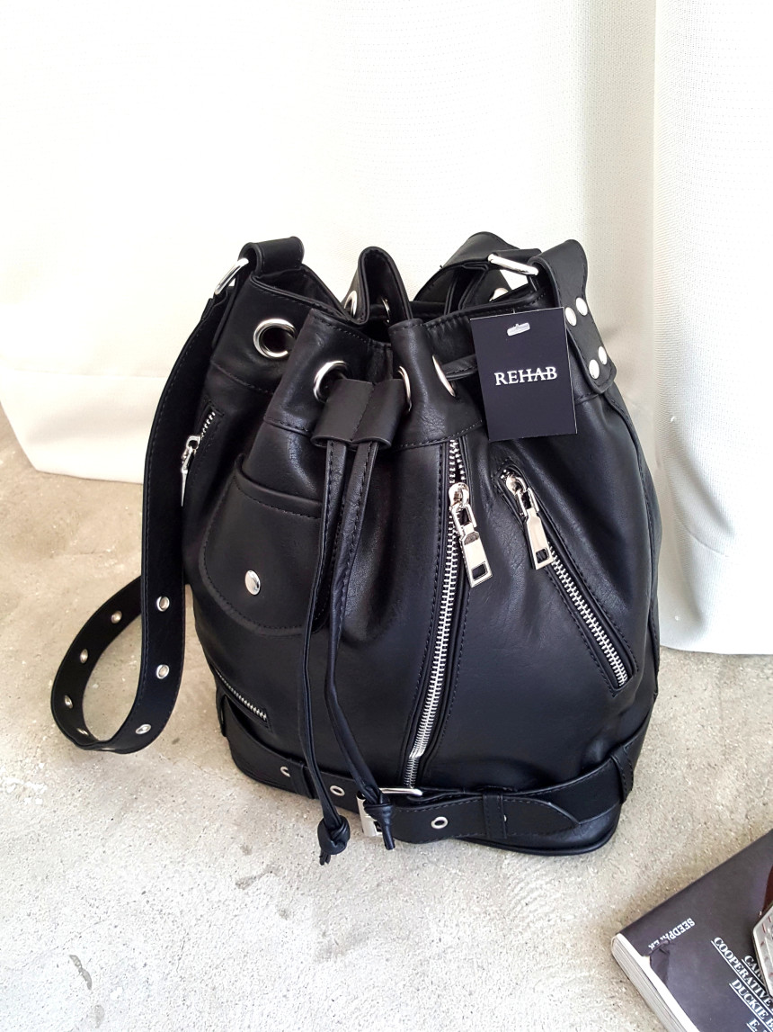 <b><p>Ride bucket bag More style Stis Chic Oung</p></b><b><p>ライドバケットバックドベクよりバッグよりスタイルシックなファッションの外出ルックコーディネートデート</p></b><br /><br /><p align='center'>