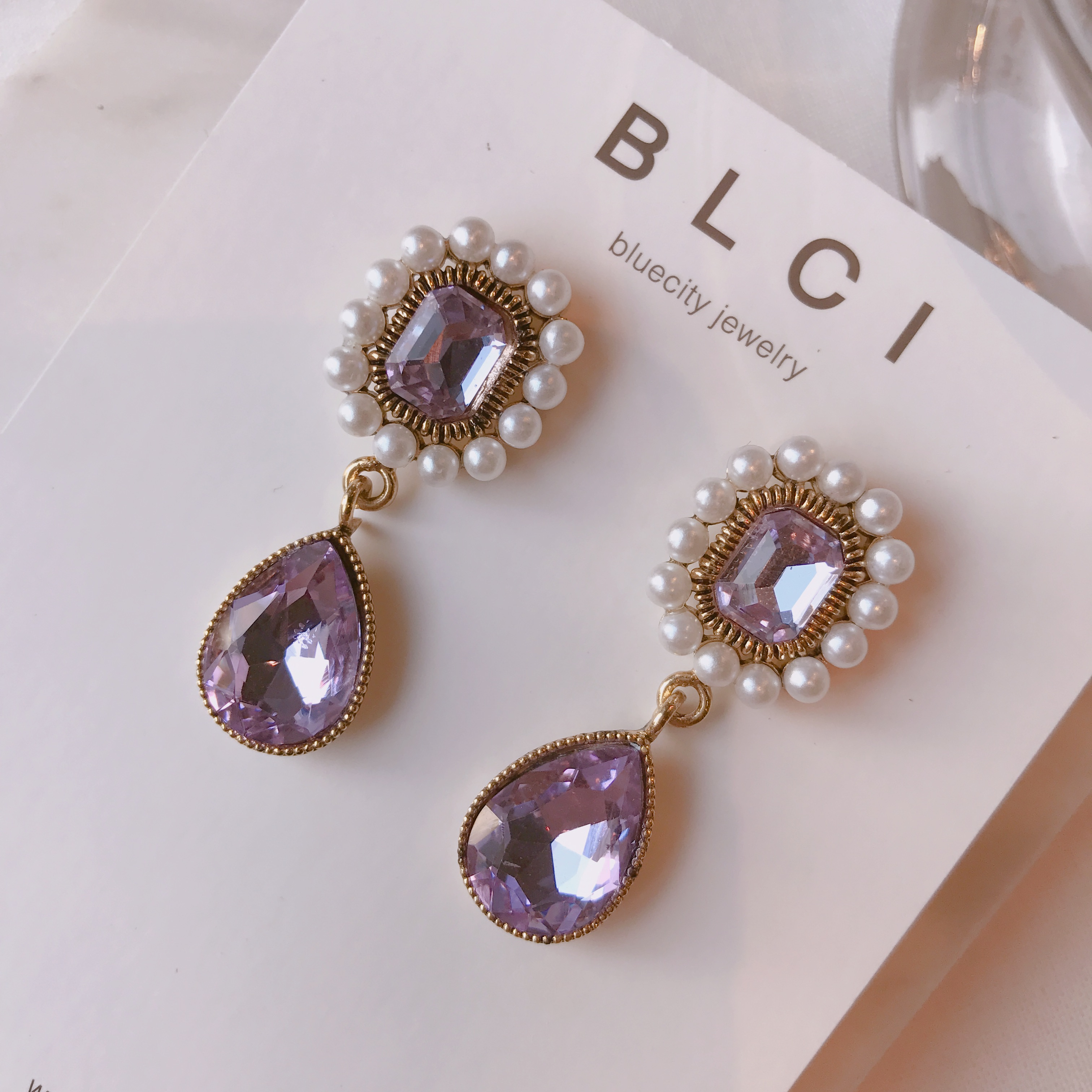 <b><p>Possible eaves 2018 Pantone trend color Viot</p></b><b><p>グィチ可能 2018年 パントン トレンド カラー バイオレット ドロップ イヤリング</p></b><br /><br /><p align='center'>