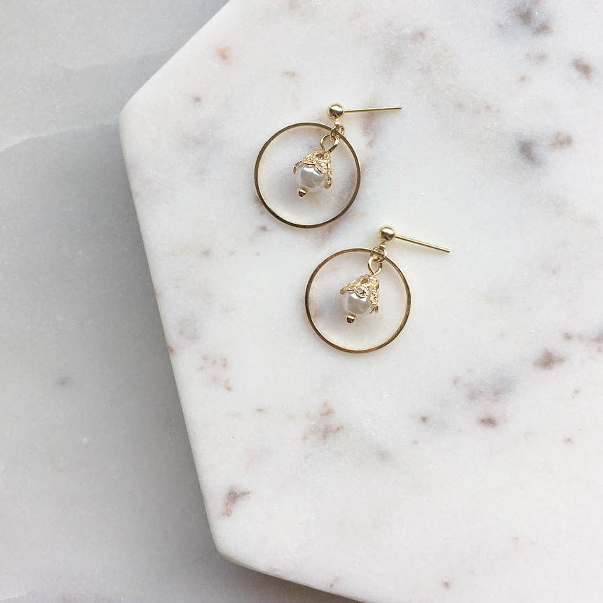 <b><p>1+1 Pearl Drop ring collection set Anque</p></b><b><p>1 + 真珠 ドロップ イヤリング コレクション セット アンティーク オンバル</p></b><br /><br /><p align='center'>