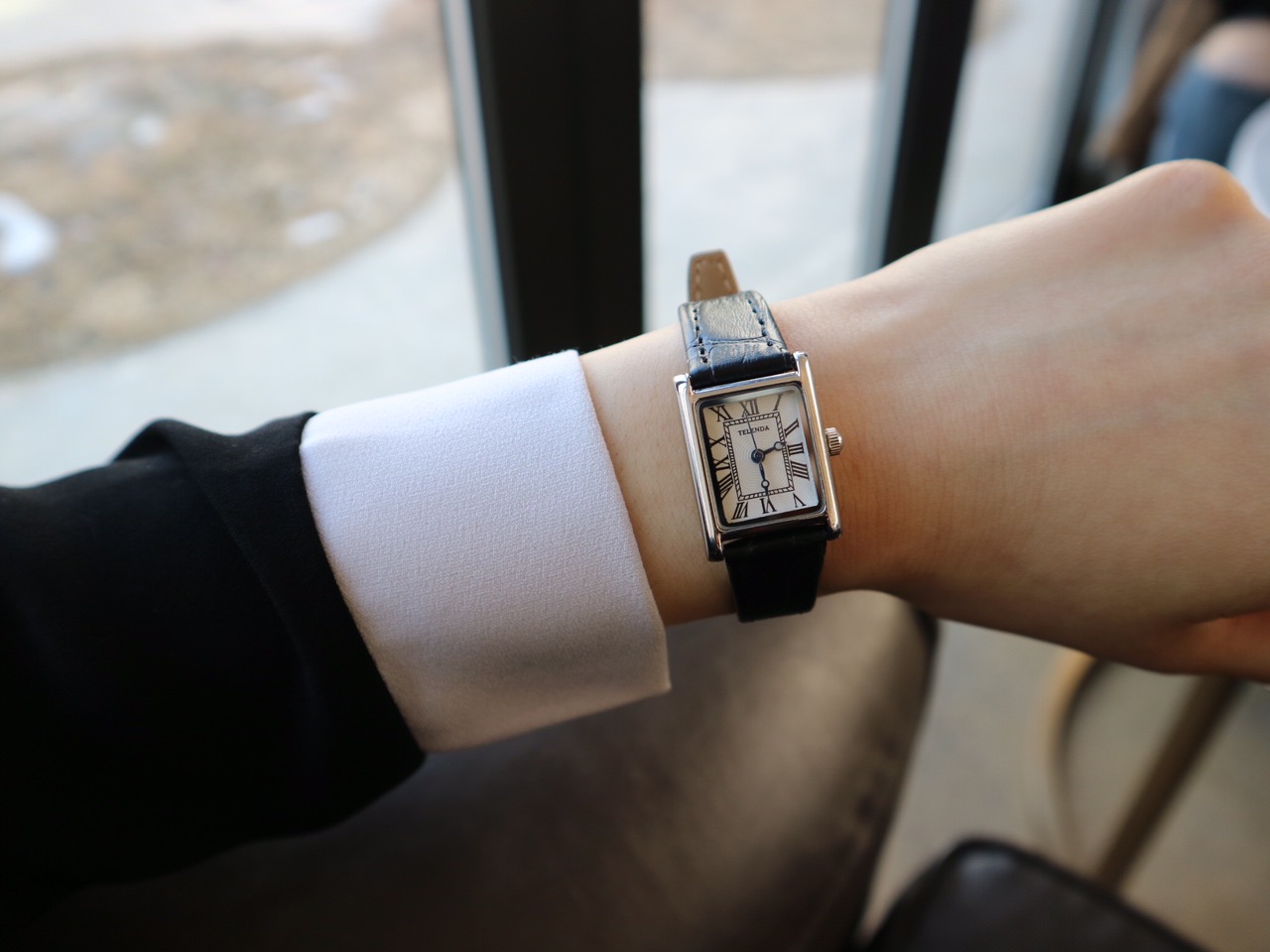 <b><p>Mourning Same day shipp Tank solo female</p></b><b><p>無排 即日発送 タンクソロ 女性 正方形 レザー 時計 2色 手首 シンプルな おすすめ</p></b><br /><br /><p align='center'>