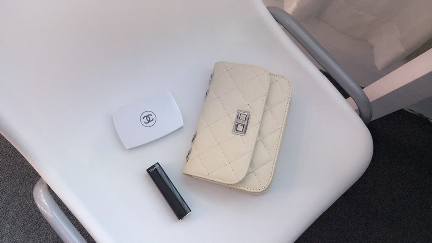 <b><p>Mini-Chain Qualifyg Bag Cross 20's Women</p></b><b><p>ミニチェーンクォールマークチンベククロスバック20代の女性 미니퀄팅백 체인백 크로스백</p></b><br /><br /><p align='center'>