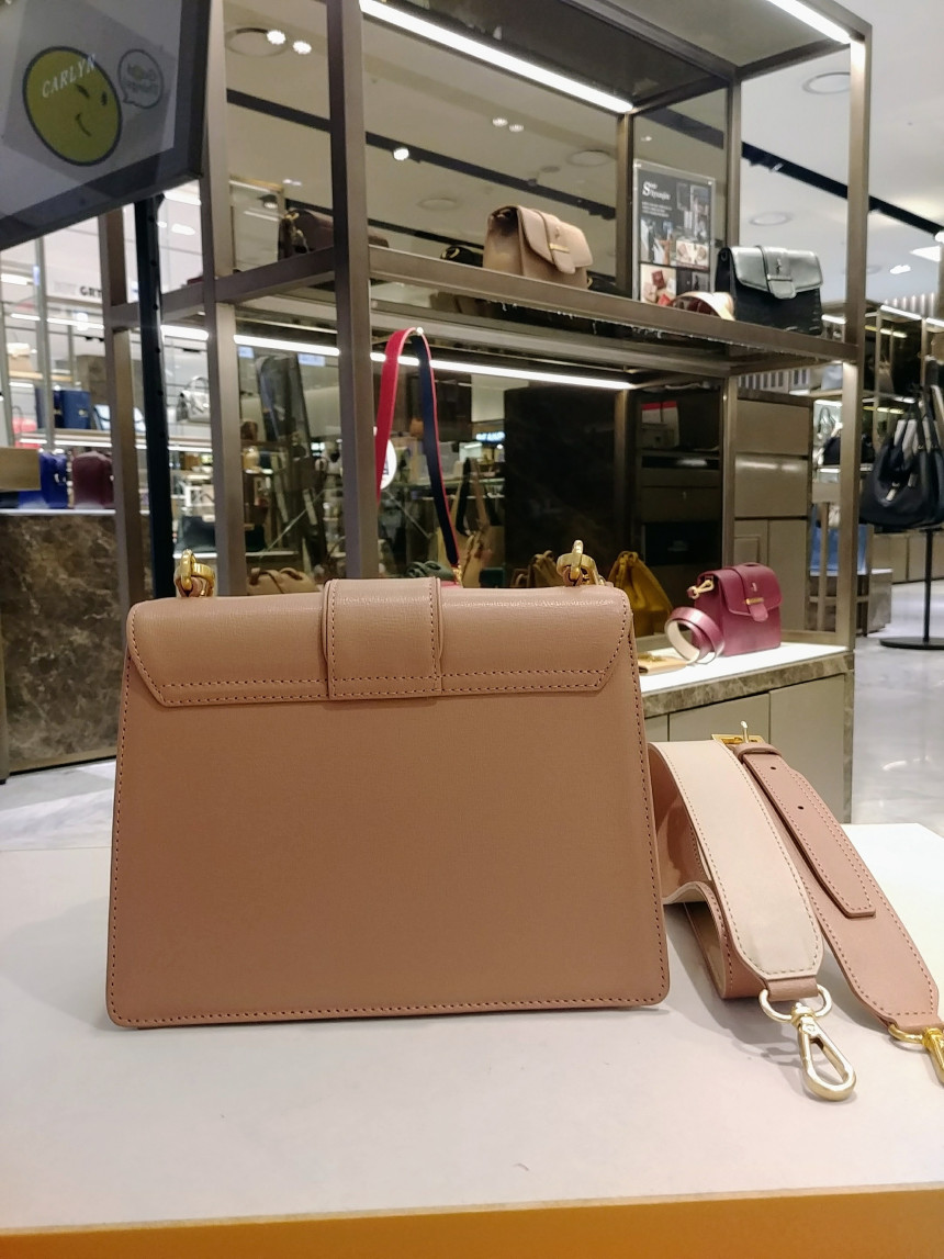 <b><p>Carlin New Hester Small H78166010</p></b><b><p>カーリンニューヘスタースモールS H78166010</p></b><br /><br /><p align='center'>