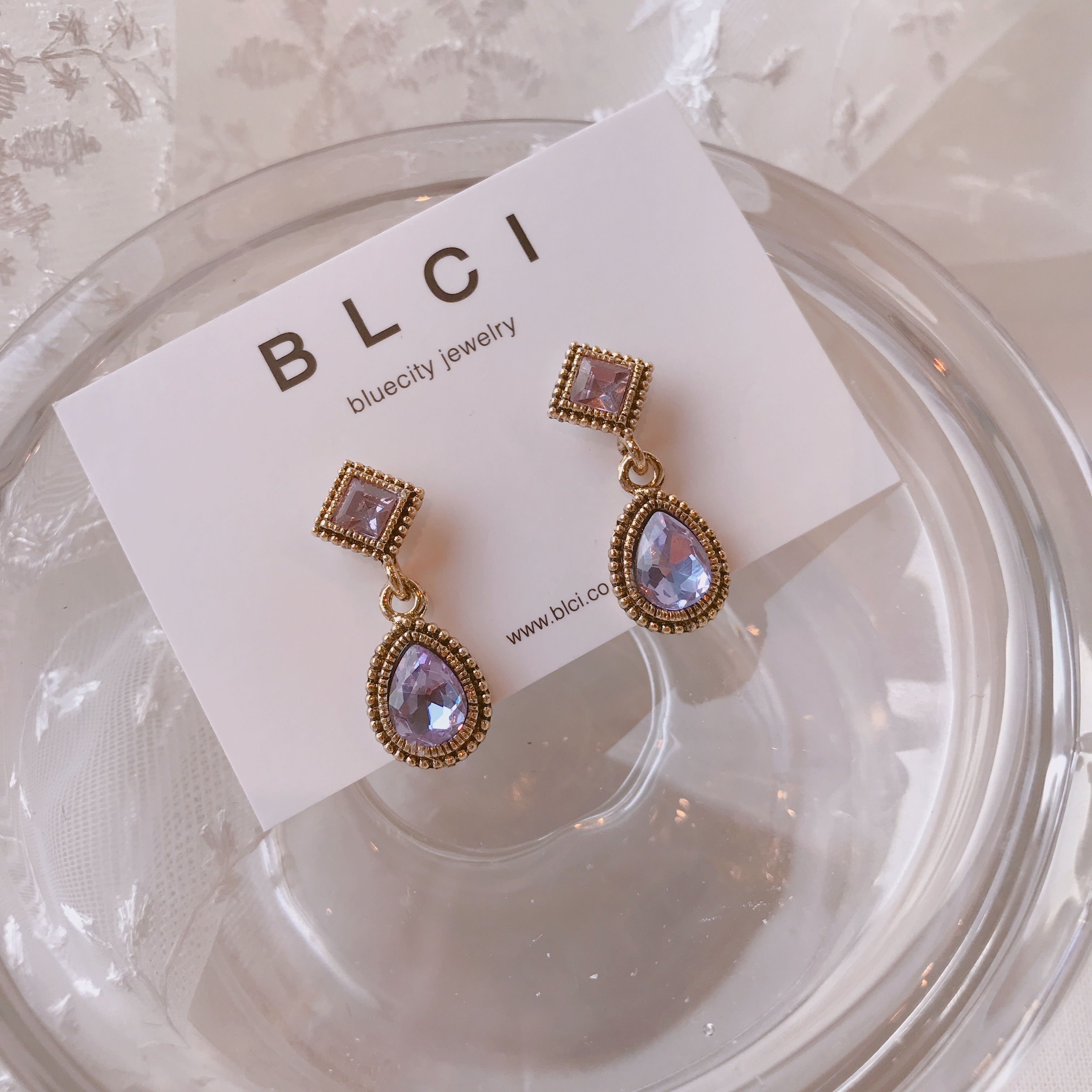 <b><p>Possible eaves 2018 Pantone trend color Viot</p></b><b><p>グィチ可能 2018年 パントン トレンド カラー バイオレット ドロップ イヤリング</p></b><br /><br /><p align='center'>