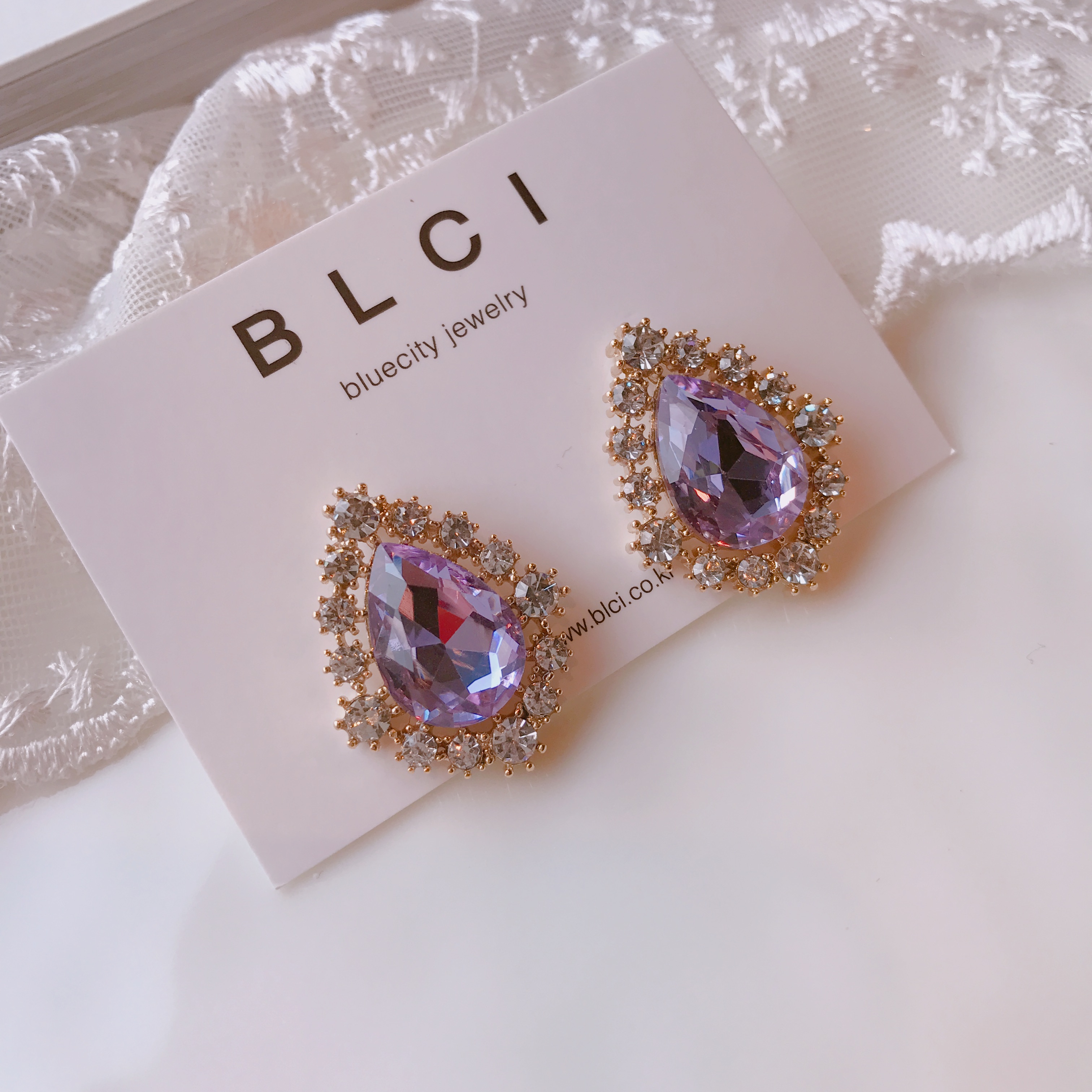 <b><p>Possible eaves 2018 Pantone trend color Viot</p></b><b><p>グィチ可能 2018年 パントン トレンド カラー バイオレット ドロップ イヤリング</p></b><br /><br /><p align='center'>