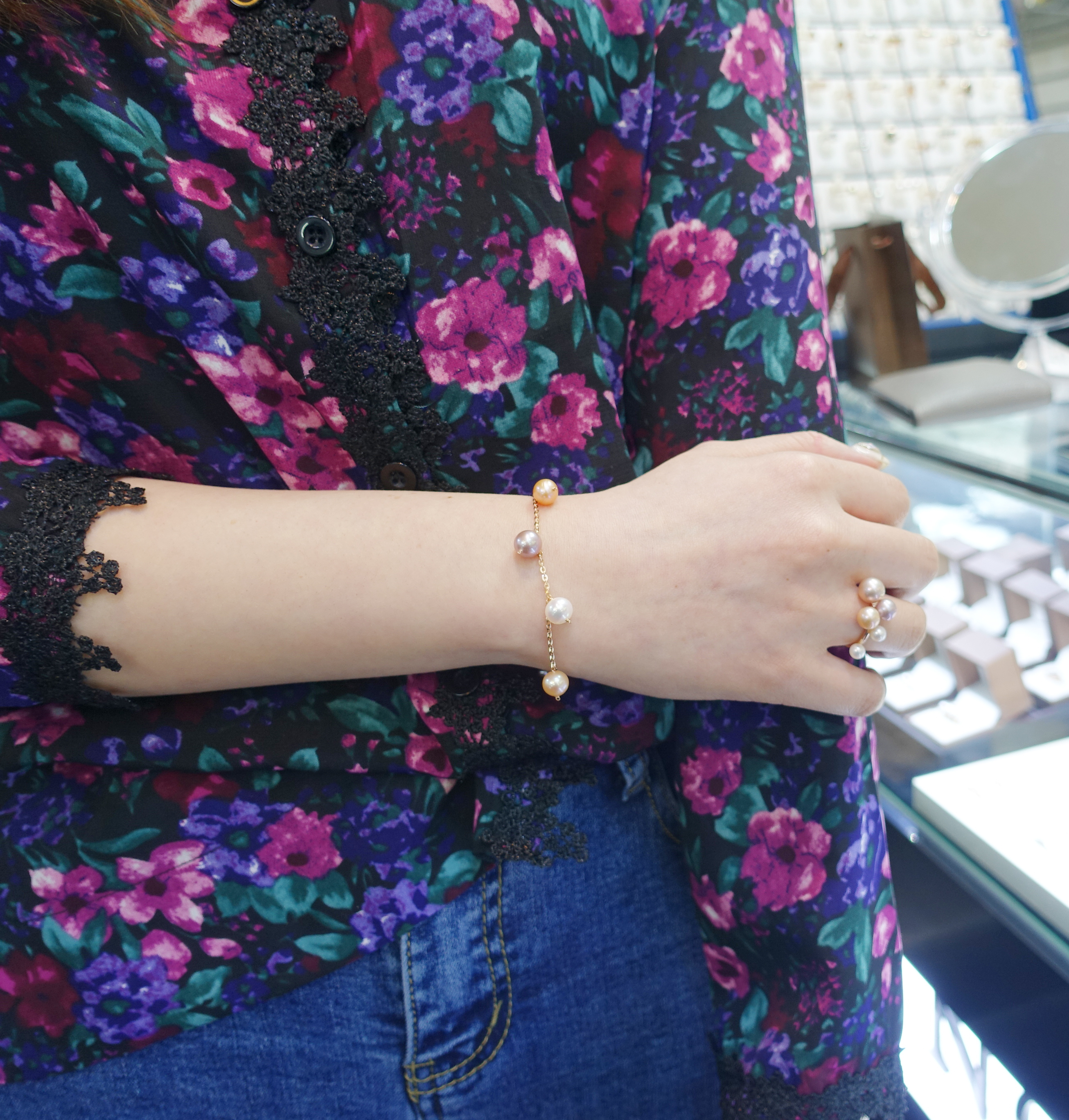 <b><p>color fresh water Pearl Layed ring Luxuous</p></b><b><p>カラー 淡水 真珠 重ね着 リング 高級感のあるアクセサリー 視線集中効果 ガンジョルギ</p></b><br /><br /><p align='center'>