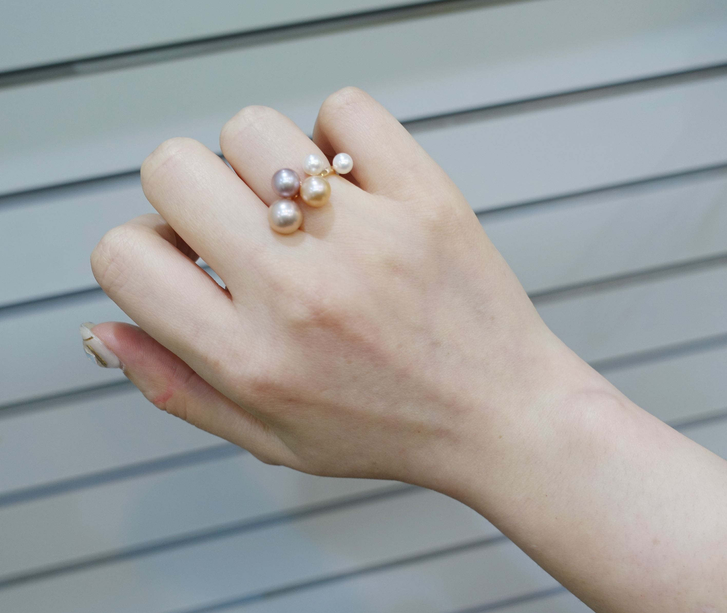 <b><p>color fresh water Pearl Layed ring Luxuous</p></b><b><p>カラー 淡水 真珠 重ね着 リング 高級感のあるアクセサリー 視線集中効果 ガンジョルギ</p></b><br /><br /><p align='center'>