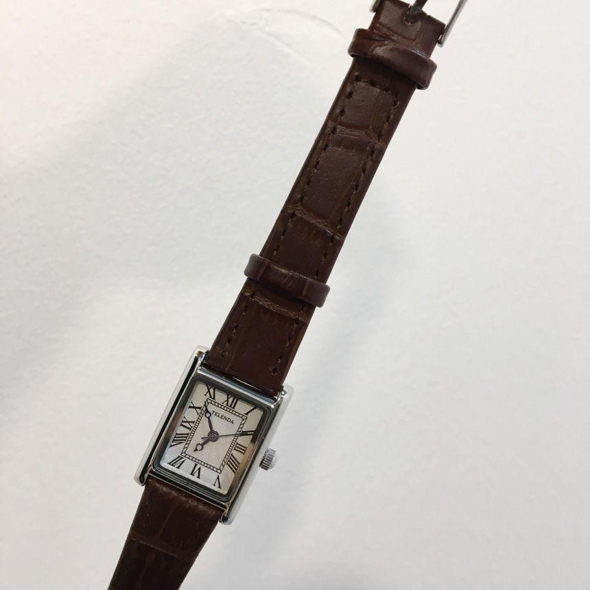 <b><p>square leather clock 2cor Brown bla Cssic</p></b><b><p>スクエア レザー 時計 2色 ブラウン ック クラシ手首 シルバーフレーム 女性</p></b><br /><br /><p align='center'>